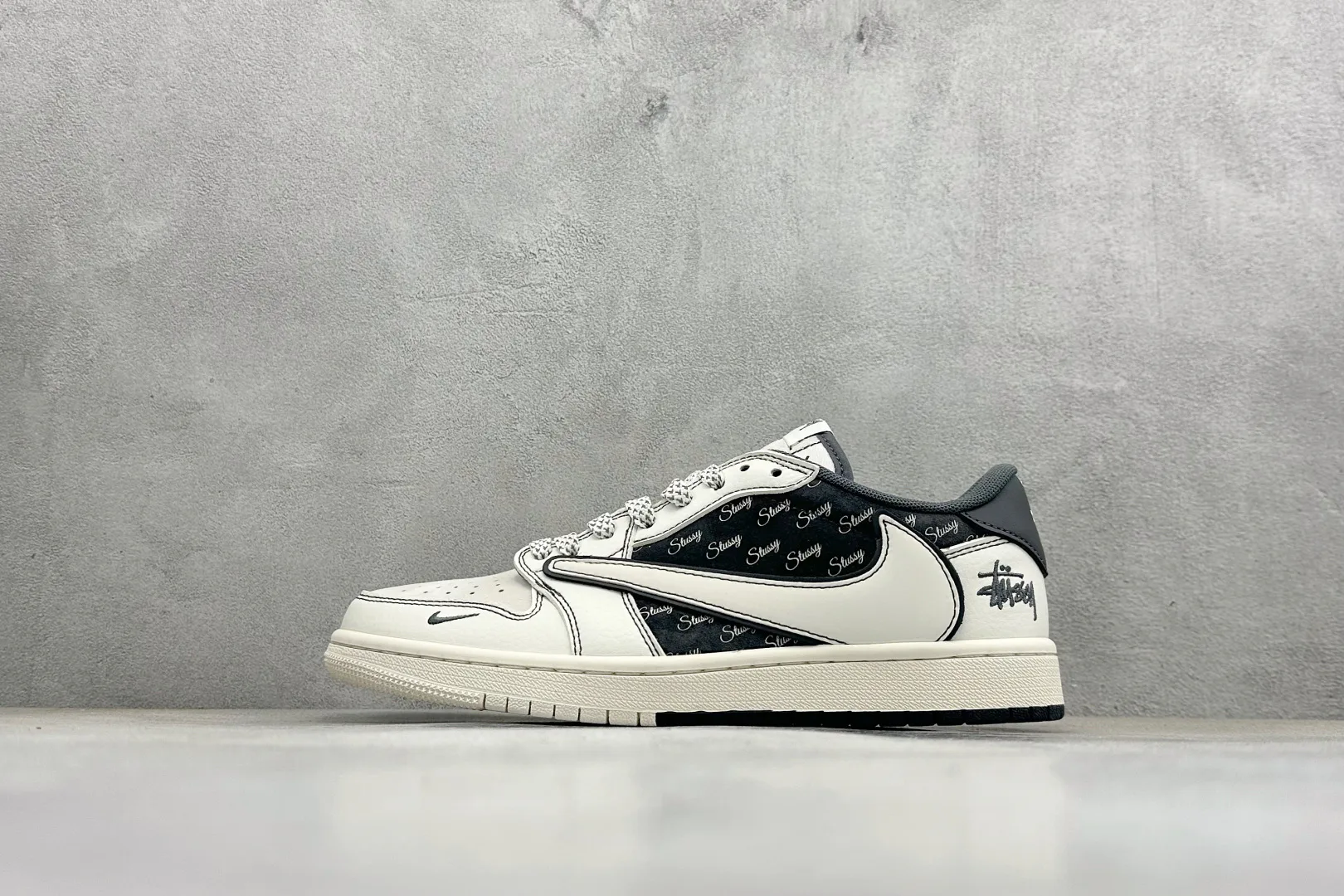 Кроссовки Женские Air Jordan 455920