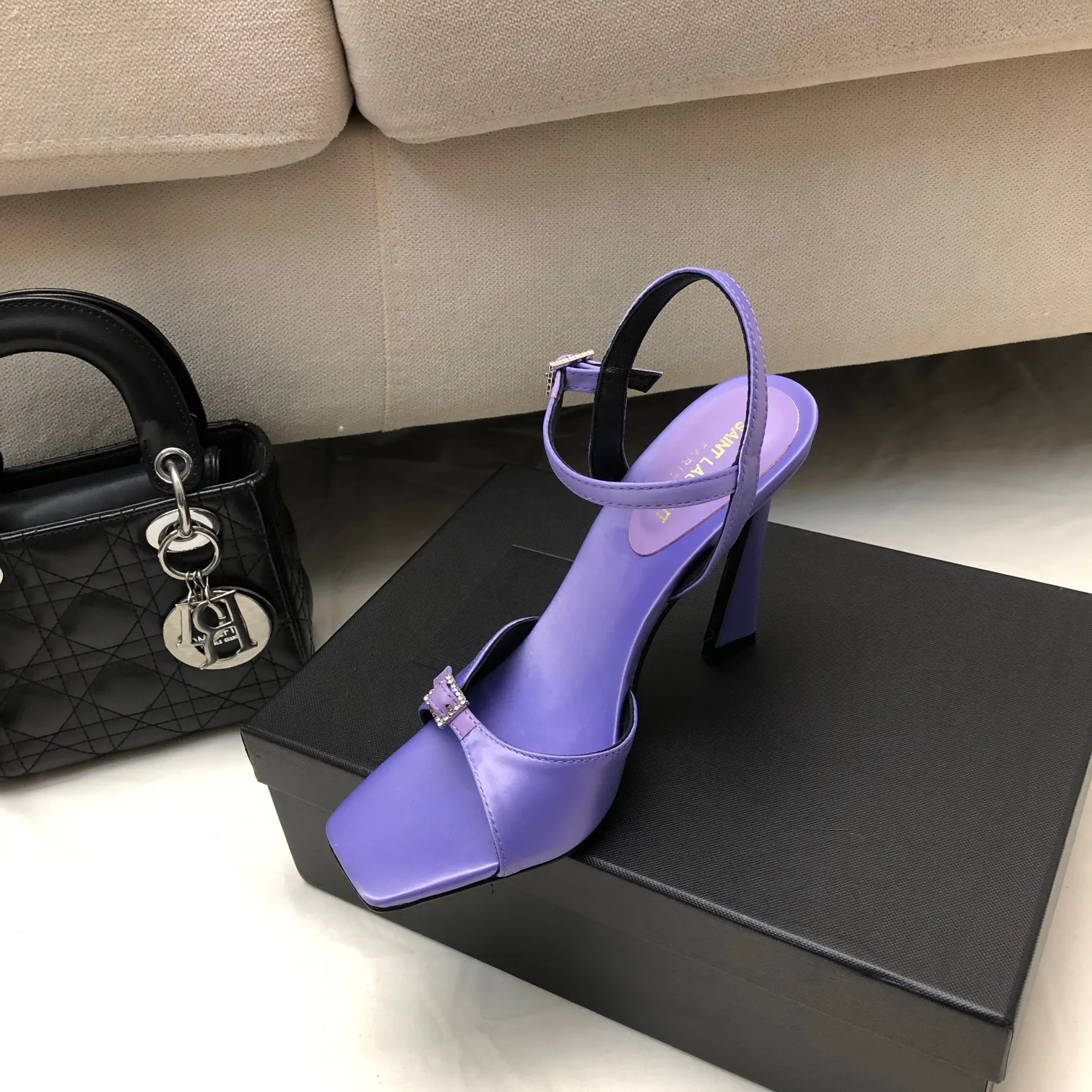Босоножки Женские Saint Laurent 11220423