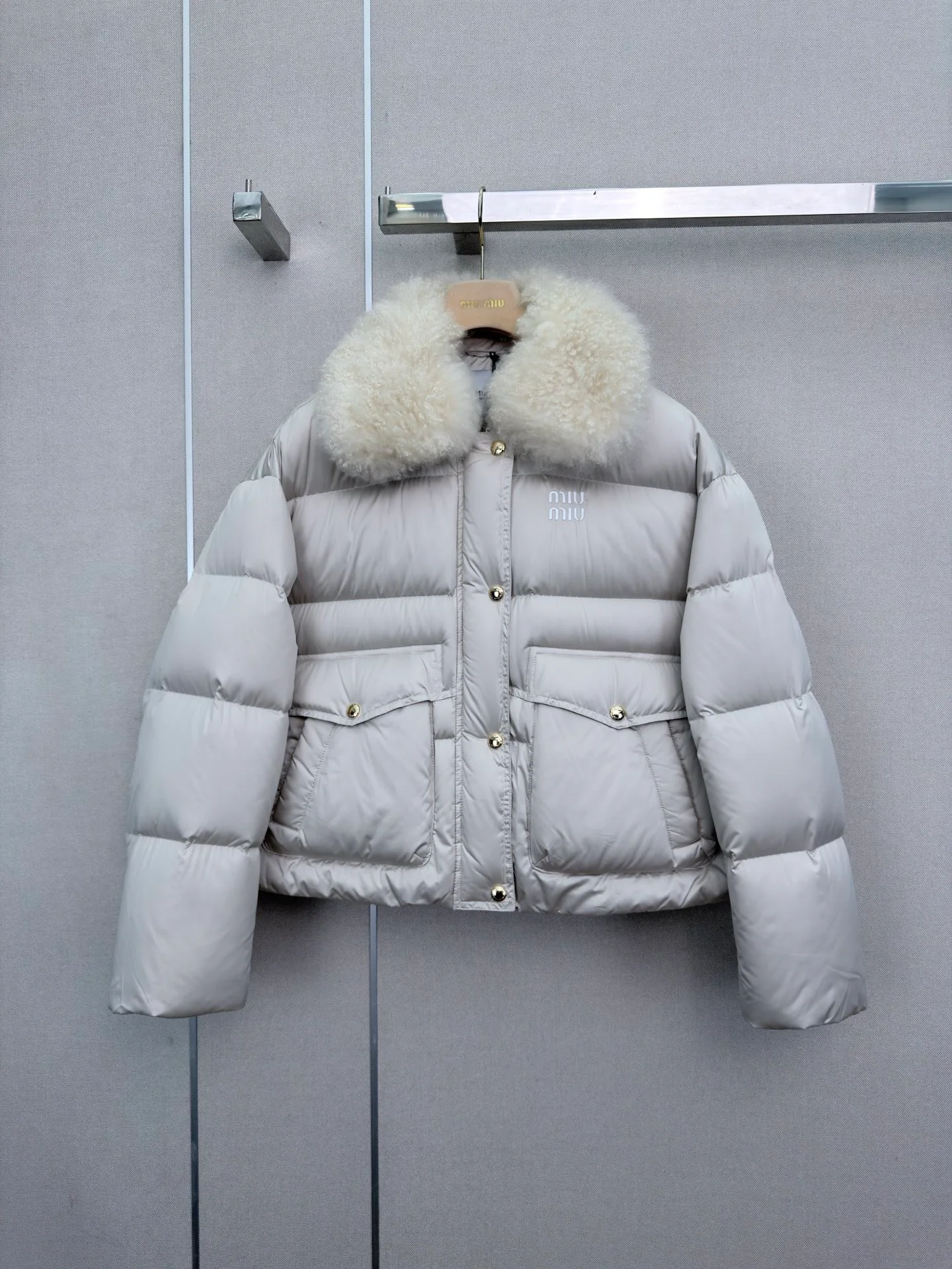 Куртки И Пуховики Женские Miu Miu 18185758