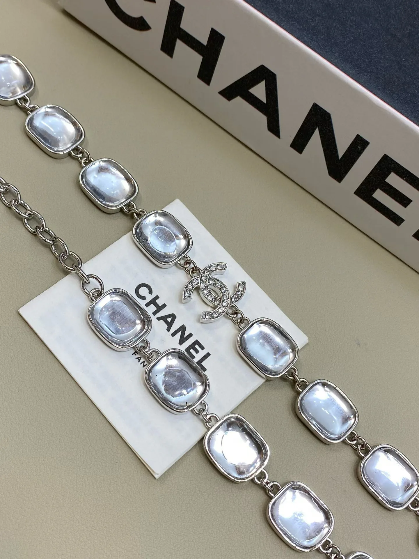 Бижутерия Chanel 18122368