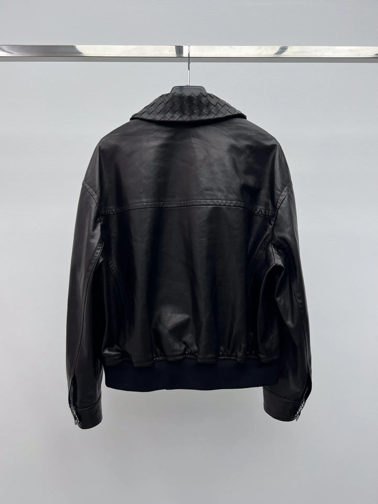 Кожаные Куртки И Дублёнки Женские Bottega Veneta 17719120