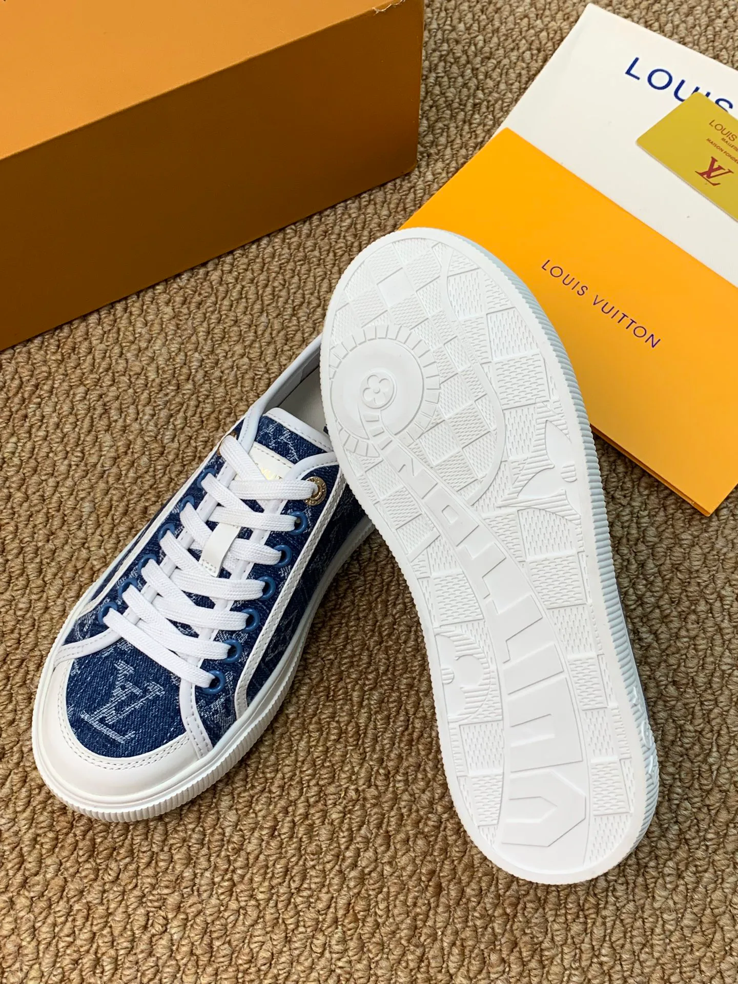 Кроссовки Женские Louis Vuitton 17545203