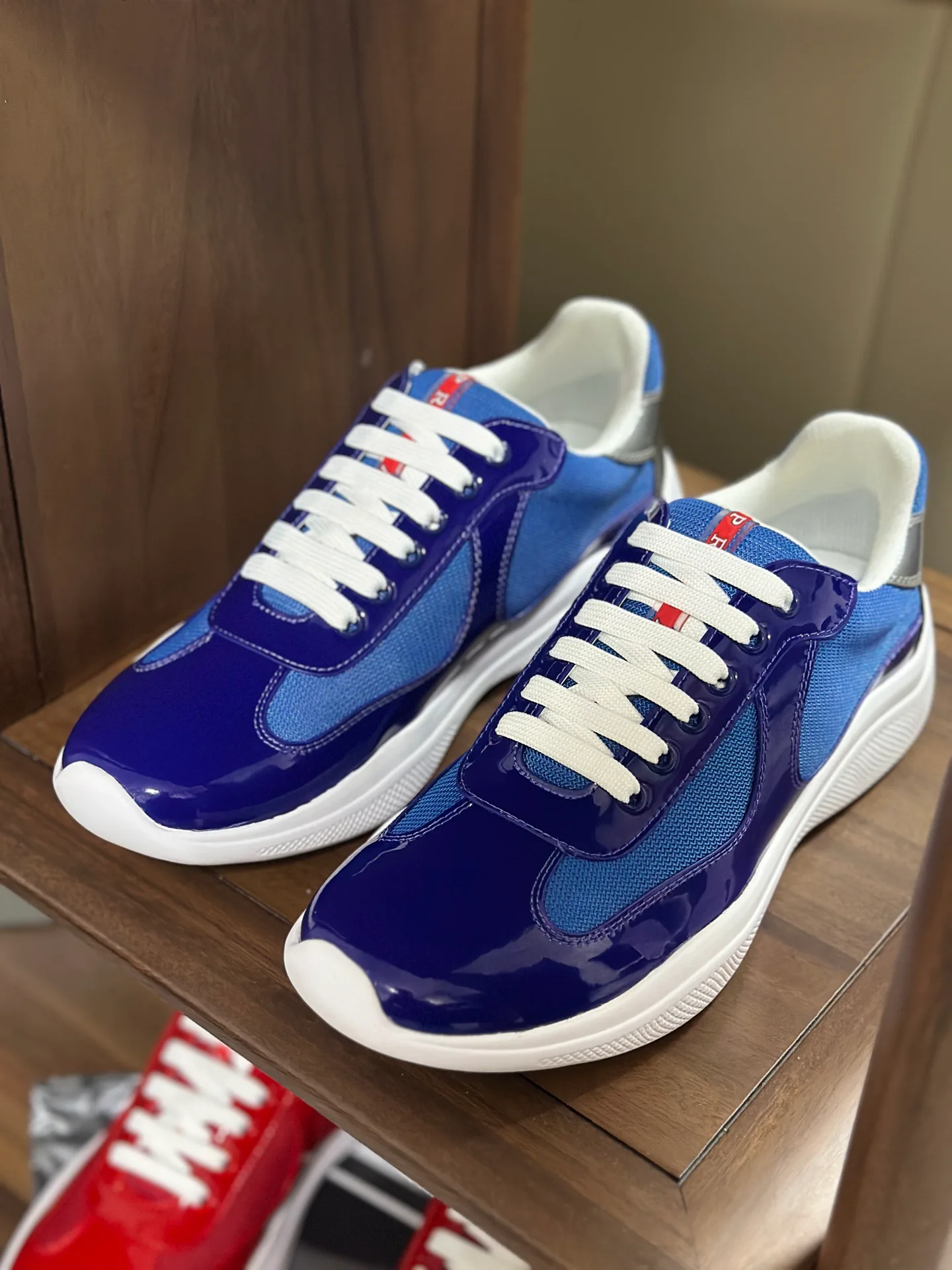 Кроссовки Женские Prada 18262257