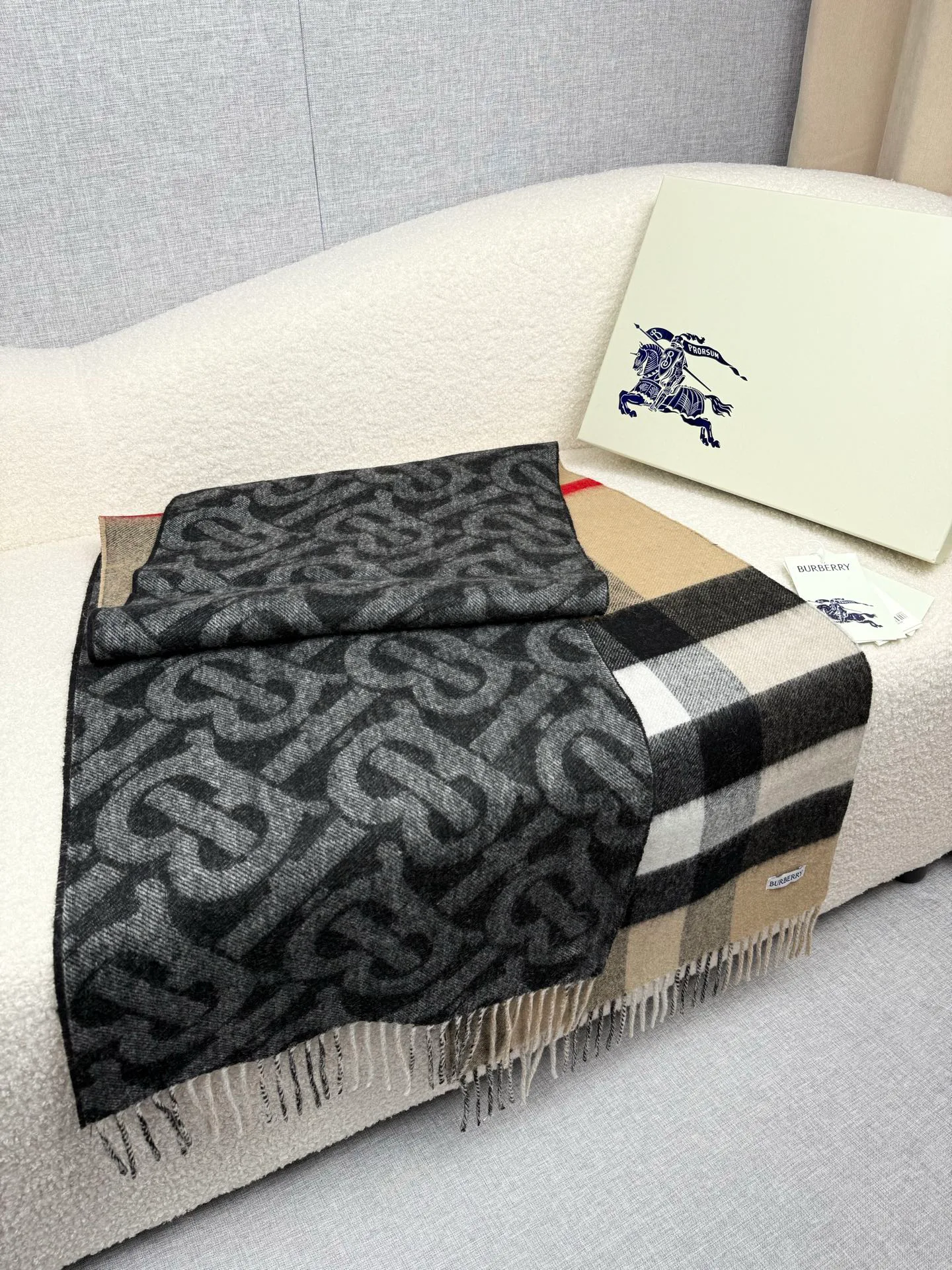 Шарфы Burberry 5901037