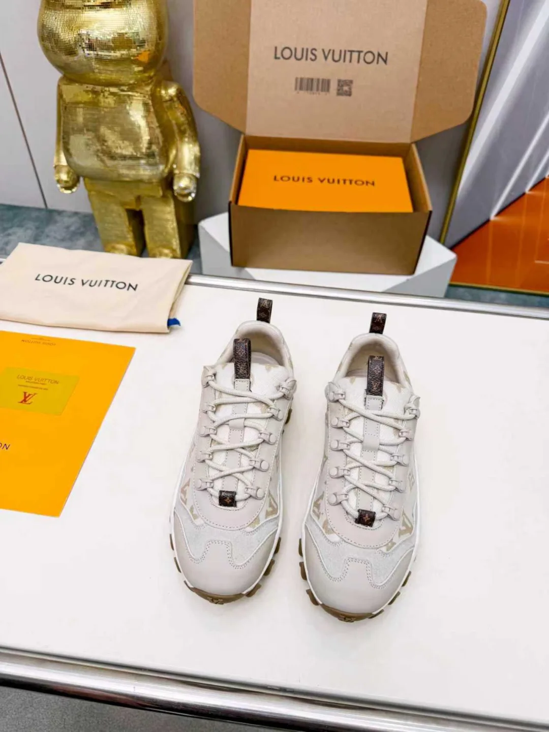 Кроссовки Женские Louis Vuitton 13152692