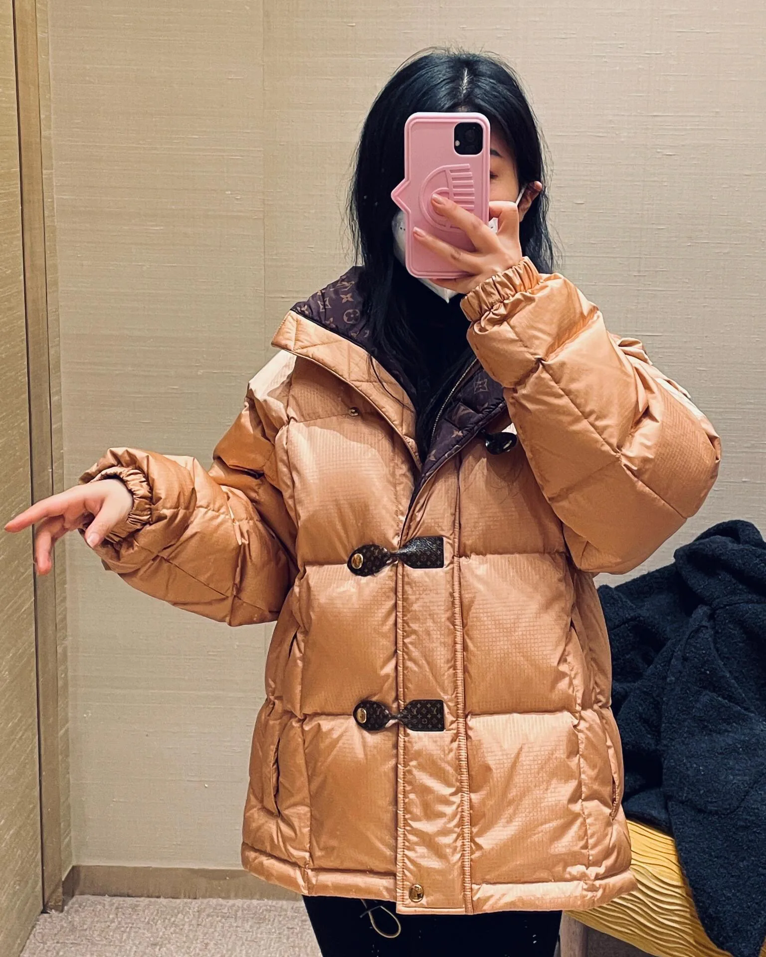 Куртки И Пуховики Женские Louis Vuitton 337348