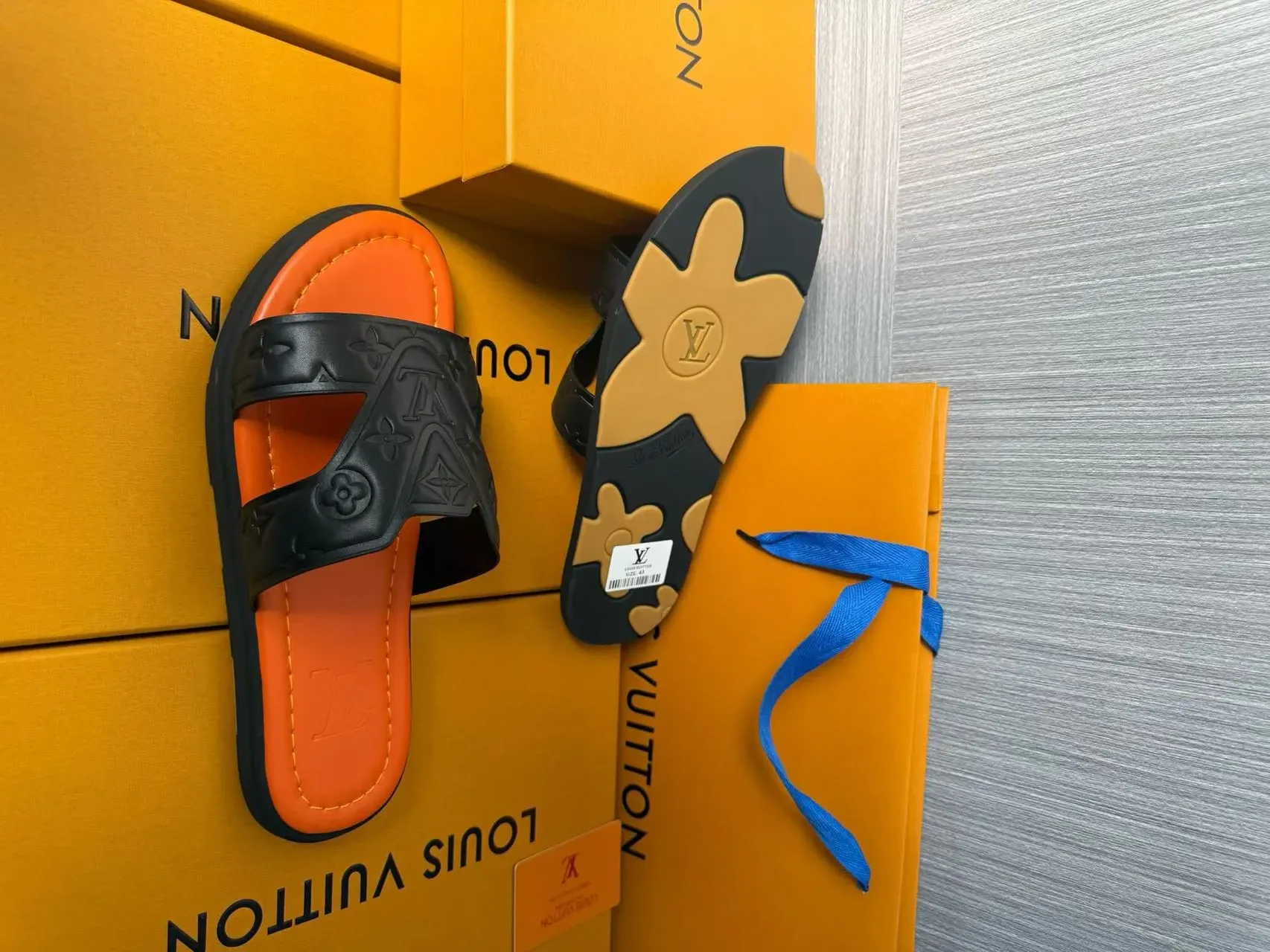 Шлепанцы Женские Louis Vuitton 1845042