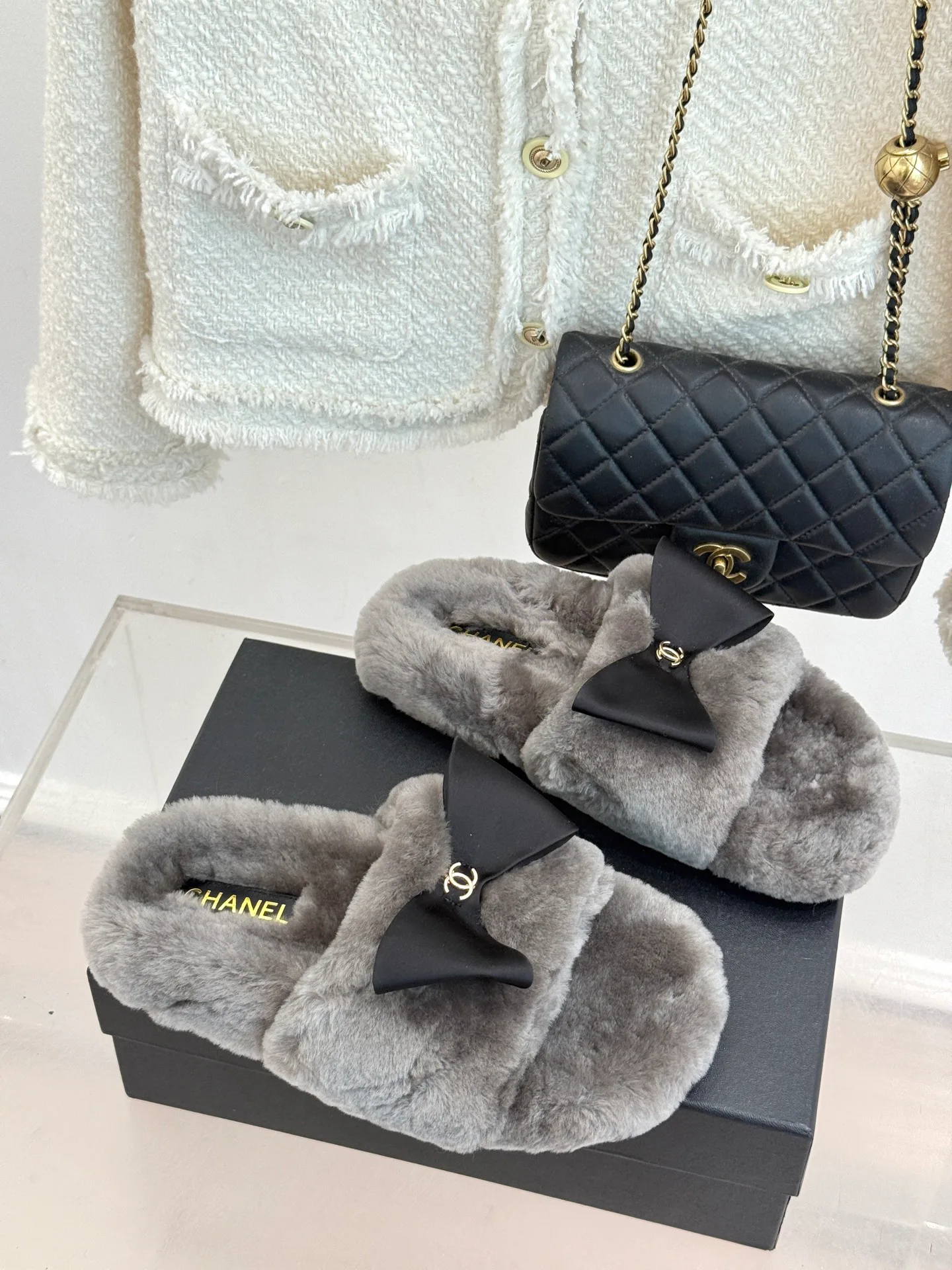 Тапочки Женские Chanel 18703387