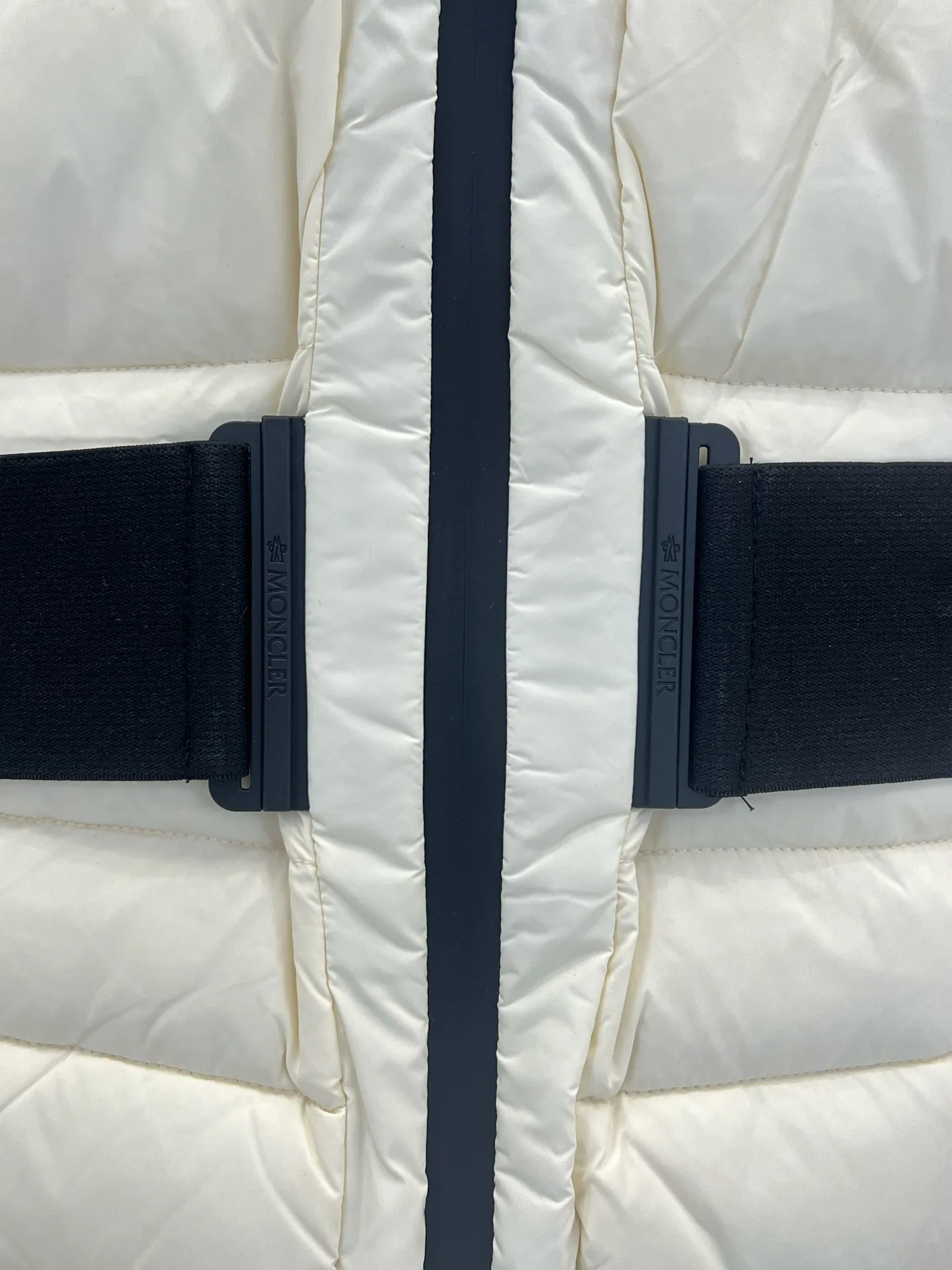 Куртки И Пуховики Женские Moncler 18302919