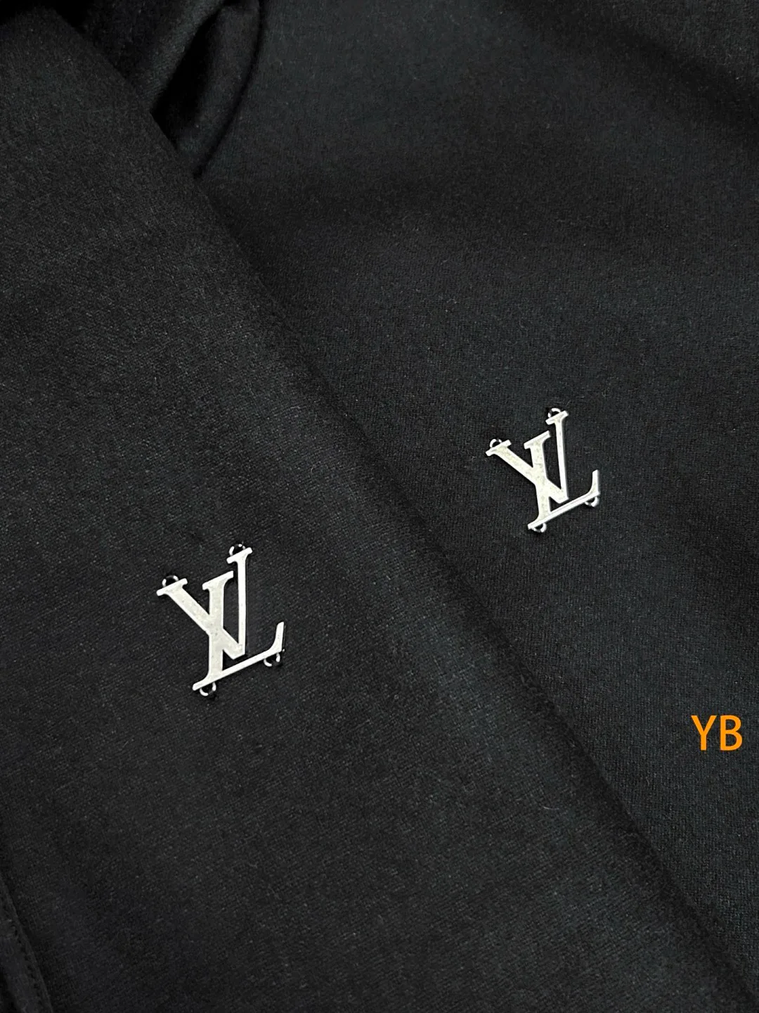 Куртки И Пуховики Мужские Louis Vuitton 17480623