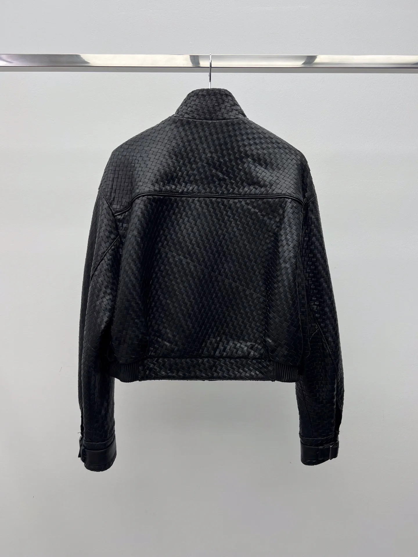 Кожаные Куртки И Дублёнки Женские Bottega Veneta 17719114