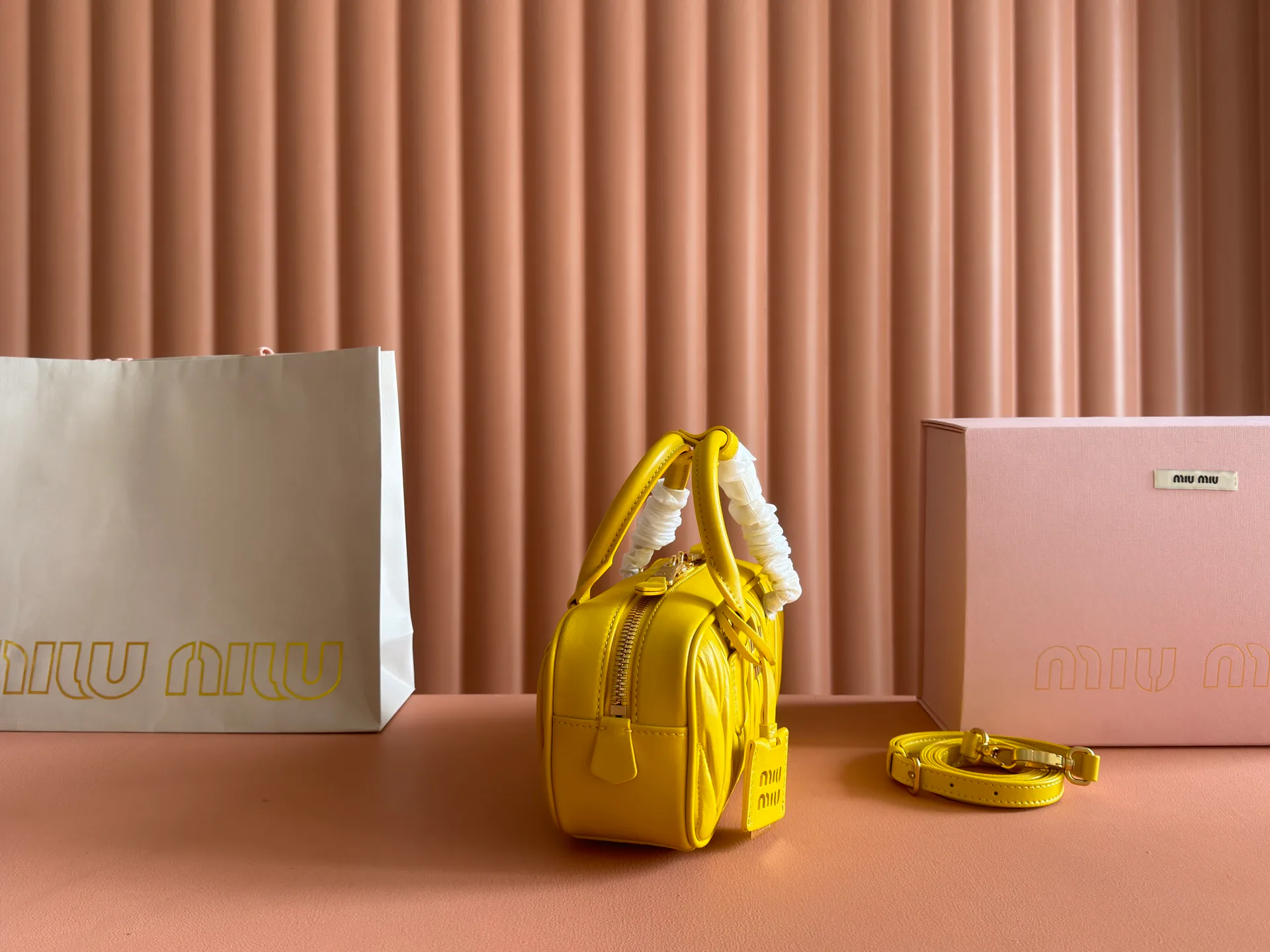 Классические Сумки Женские Miu Miu 18148094
