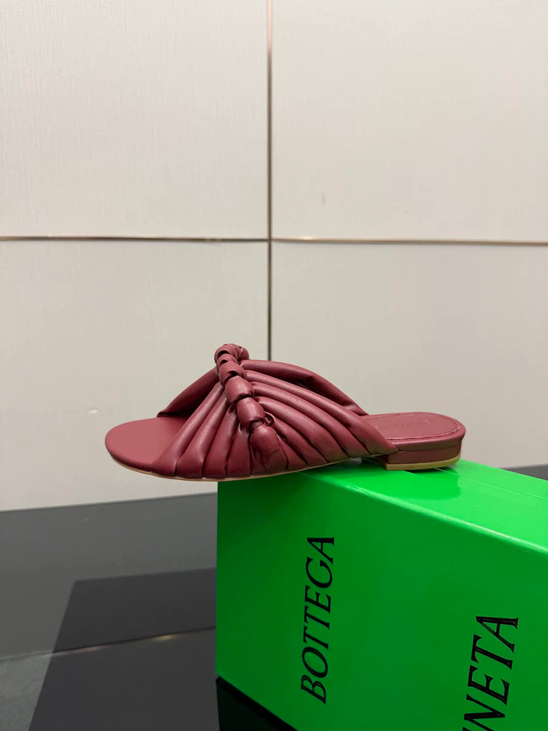 Шлепанцы Женские Bottega Veneta 9632683