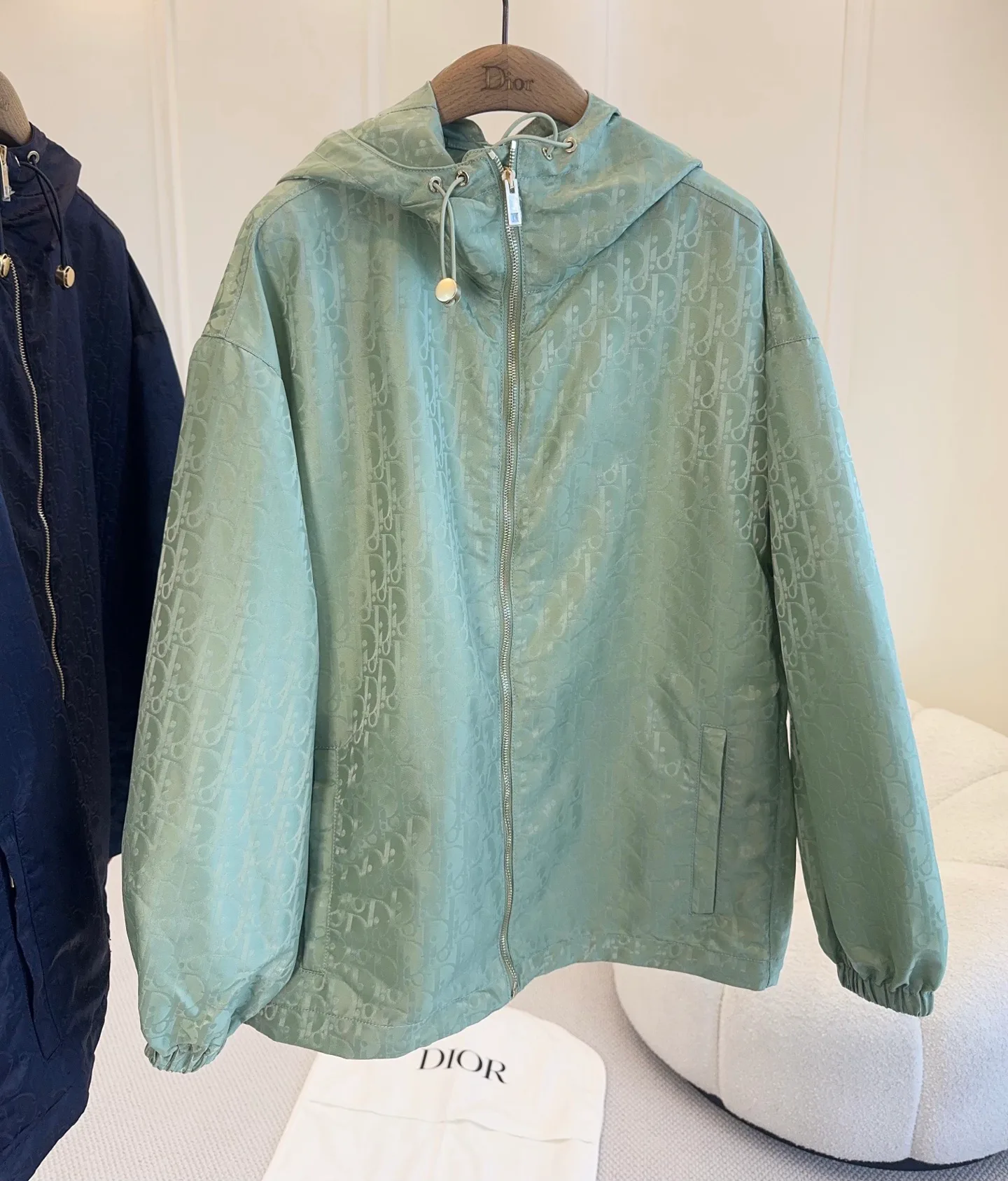 Куртки И Пуховики Женские Christian Dior 12638451