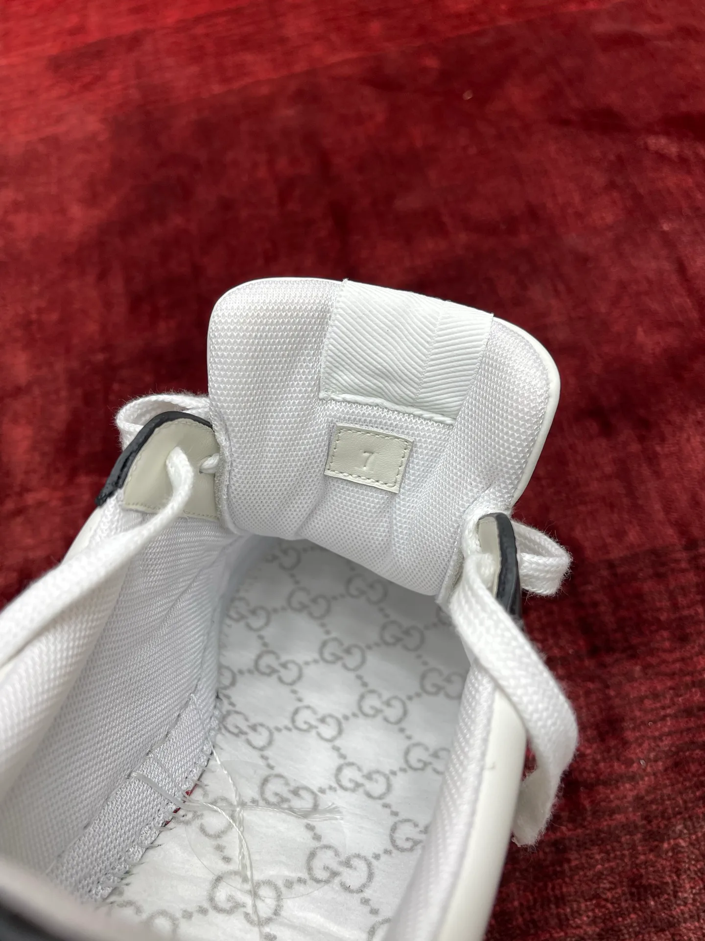 Кроссовки Женские Gucci 18995278