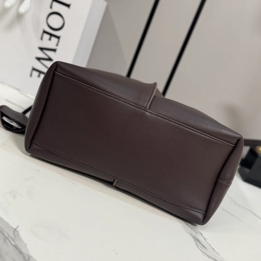 Классические Сумки Женские Loewe 17502833