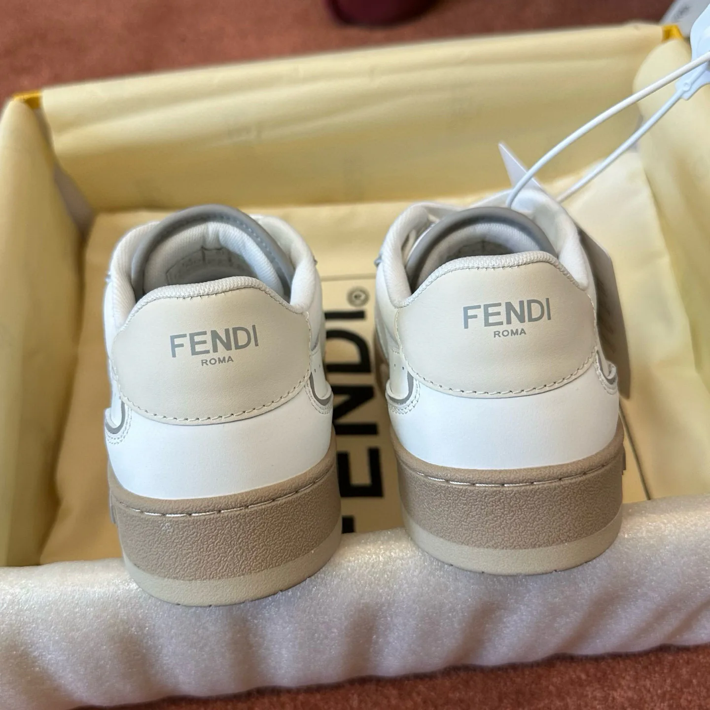 Кроссовки Женские Fendi 467284