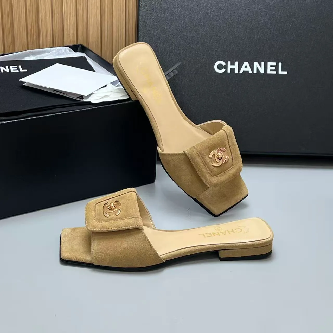 Шлепанцы Женские Chanel 11709165
