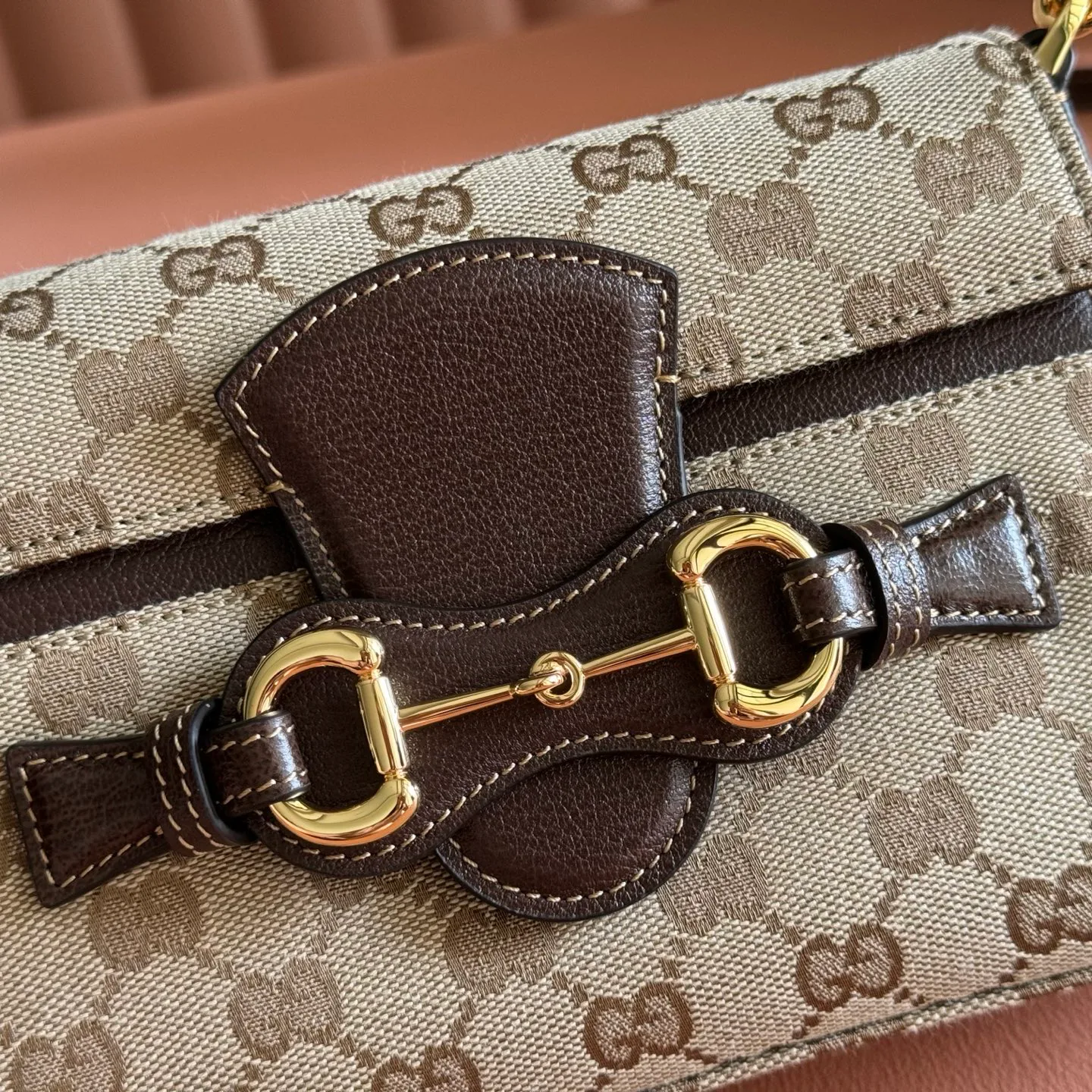 Классические Сумки Женские Gucci 17802960