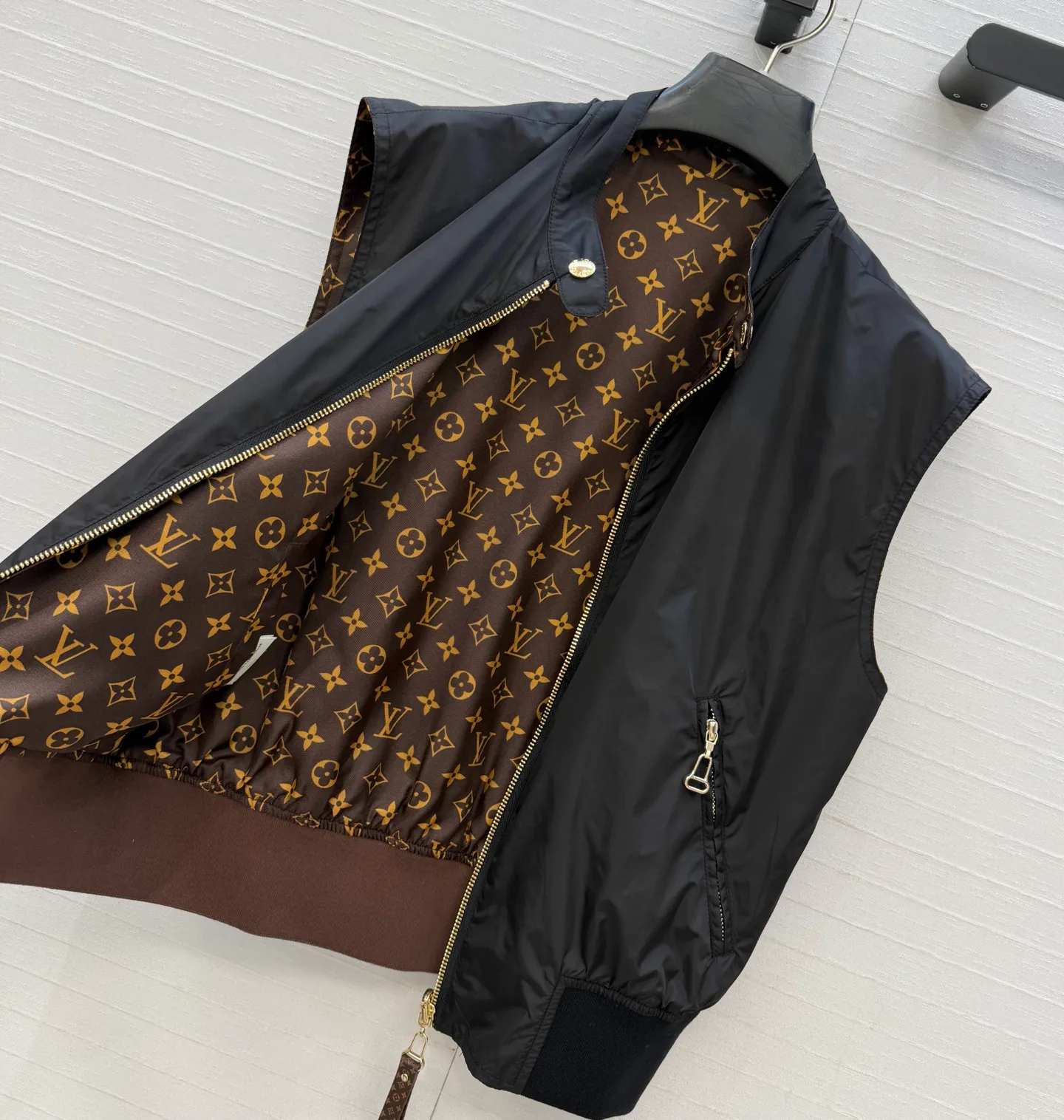 Куртки И Пуховики Женские Louis Vuitton 19494951