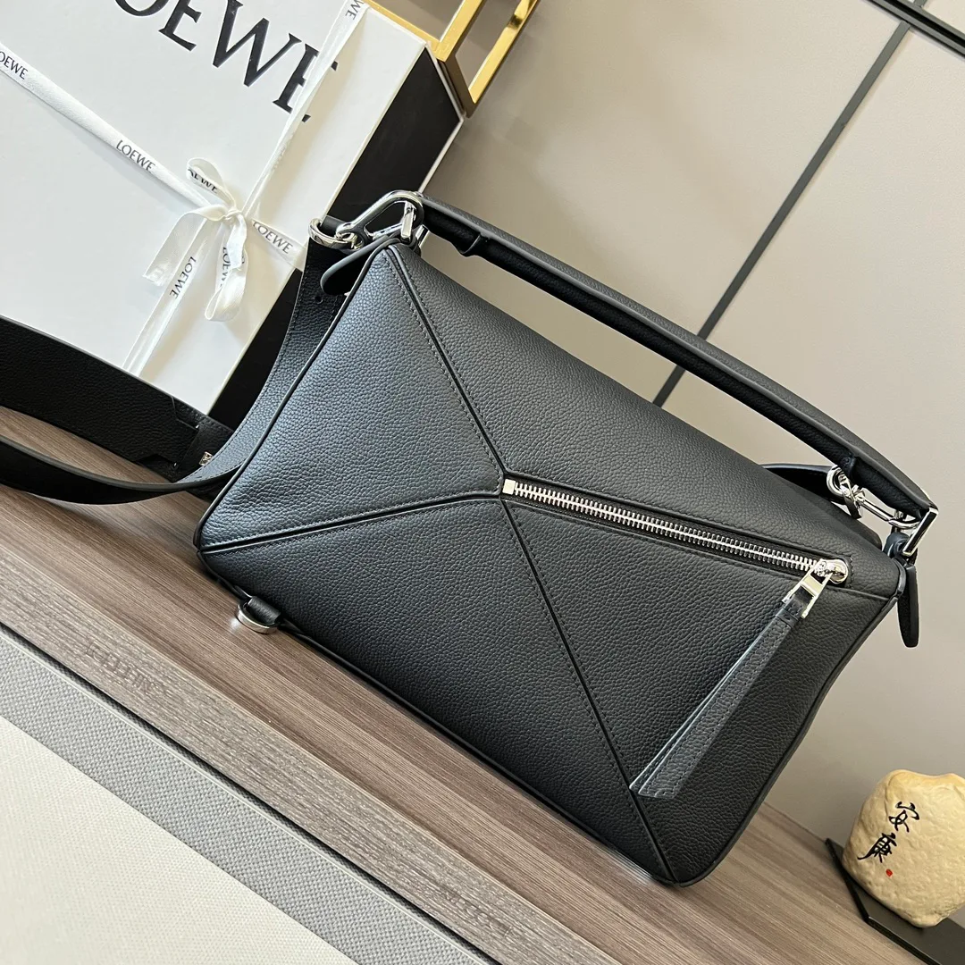 Классические Сумки Женские Loewe 11674675