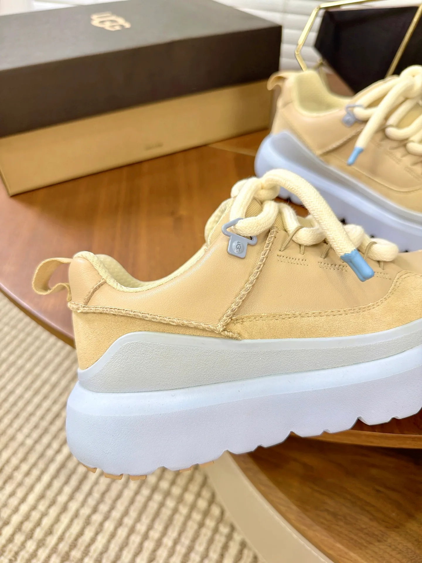 Кроссовки Женские Ugg 19690068
