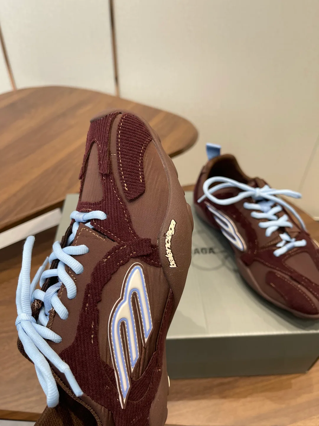 Кроссовки Женские Balenciaga 4952618