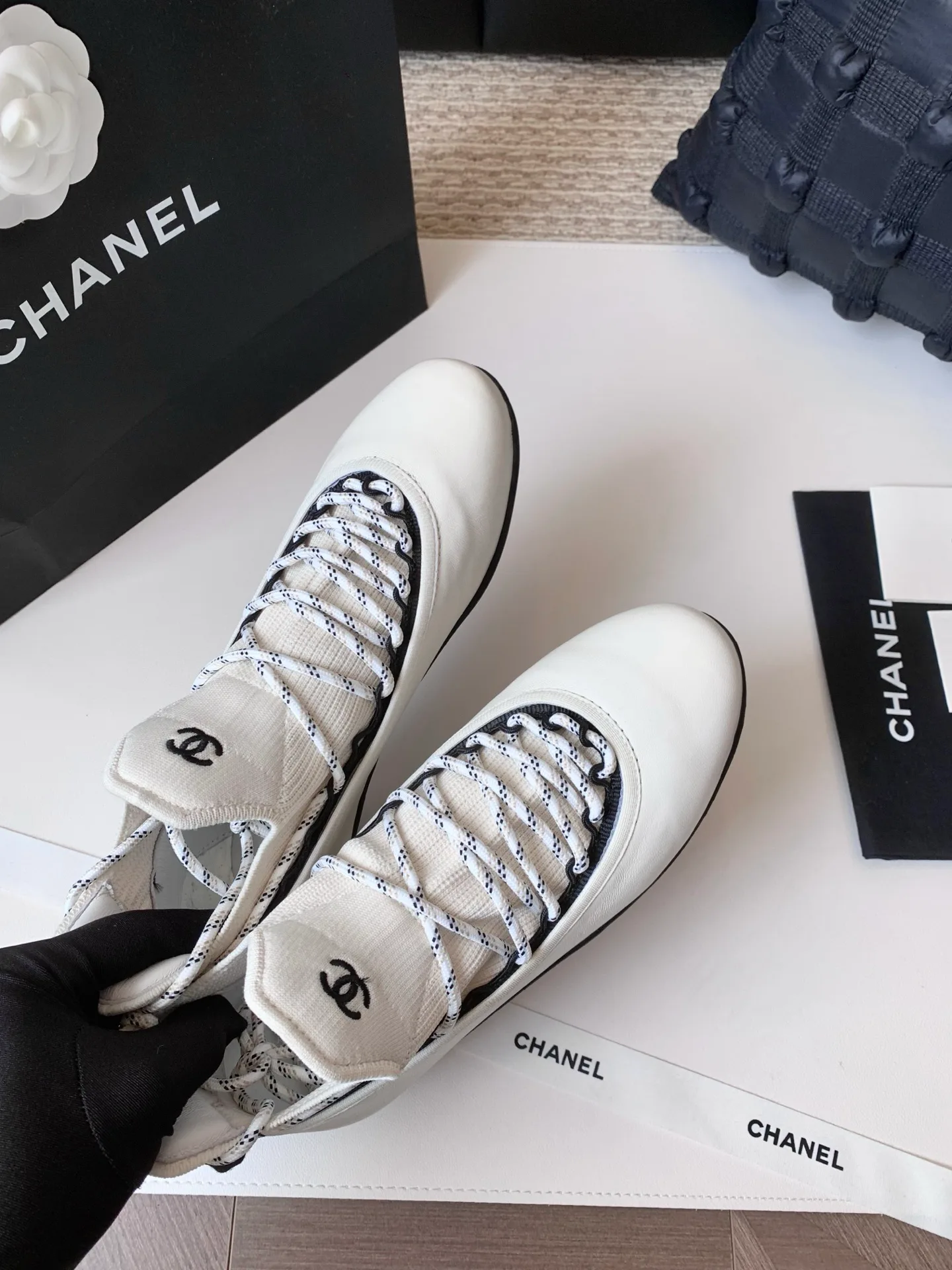 Кроссовки Женские Chanel 17989879