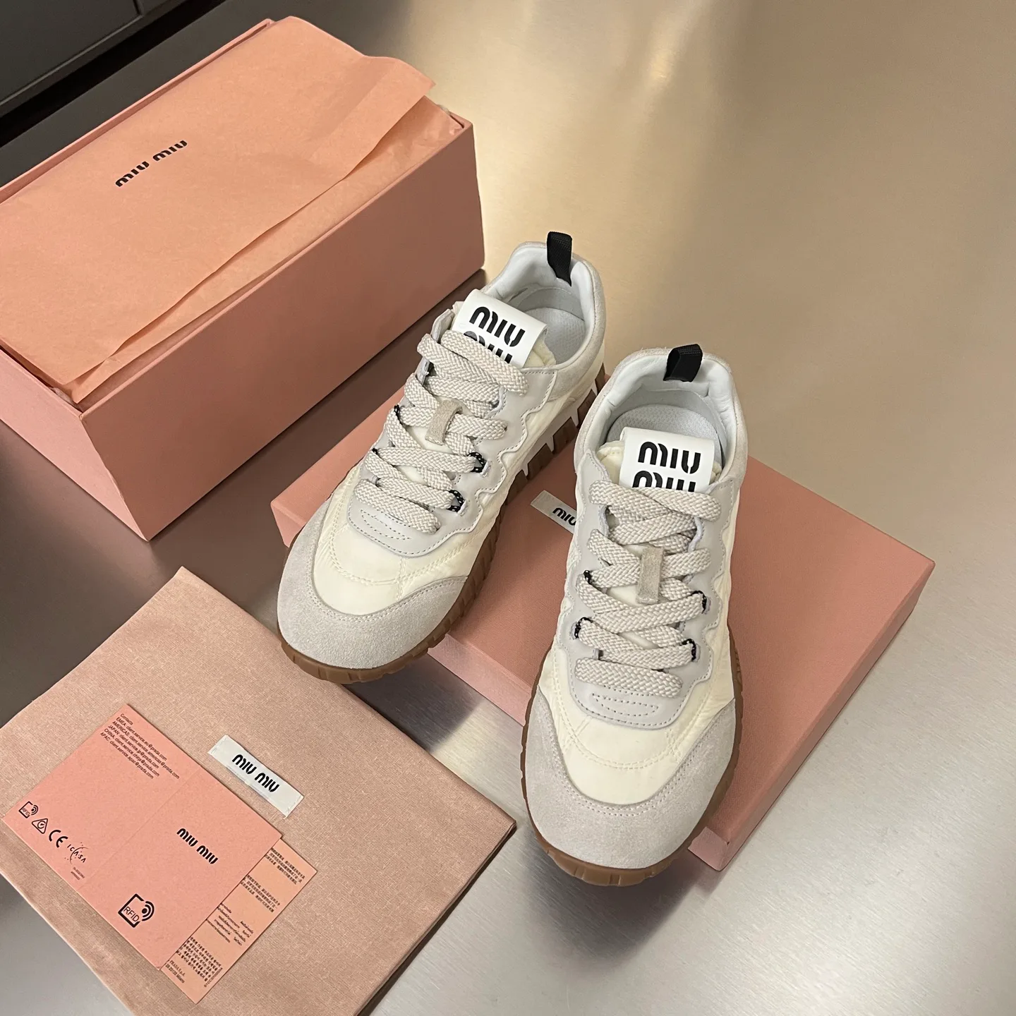 Кроссовки Женские Miu Miu 17968642