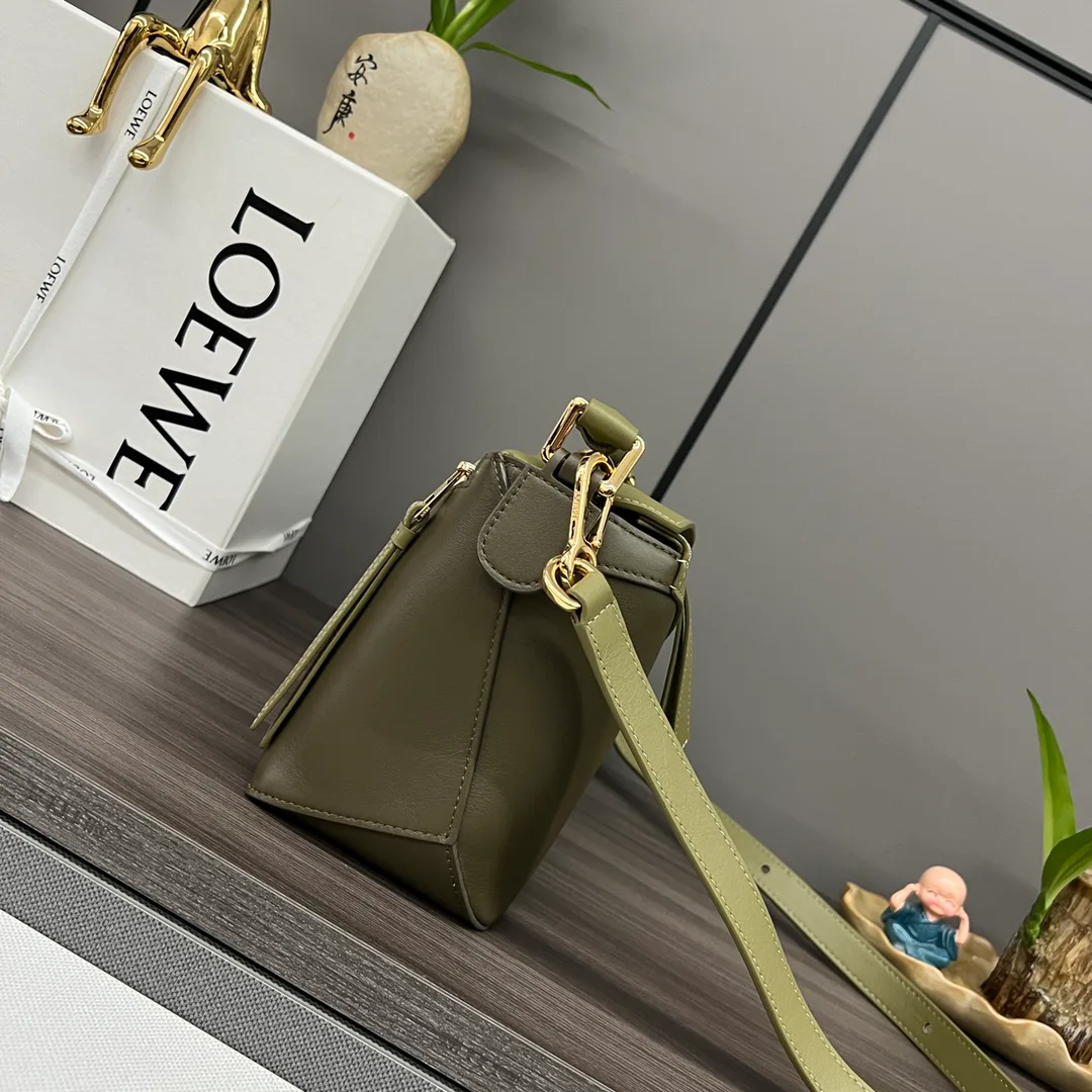 Классические Сумки Женские Loewe 11699893