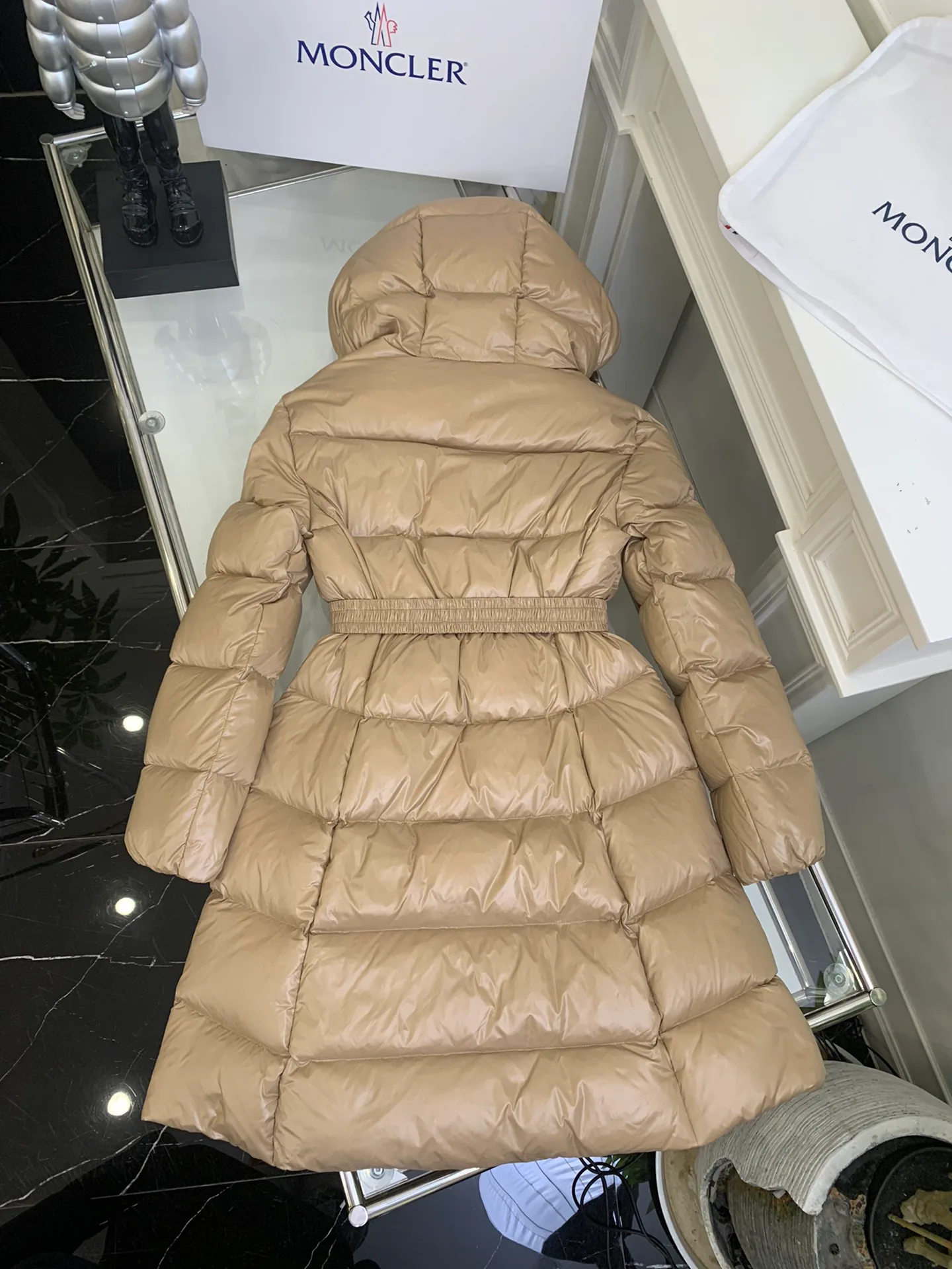 Куртки И Пуховики Женские Moncler 18240673