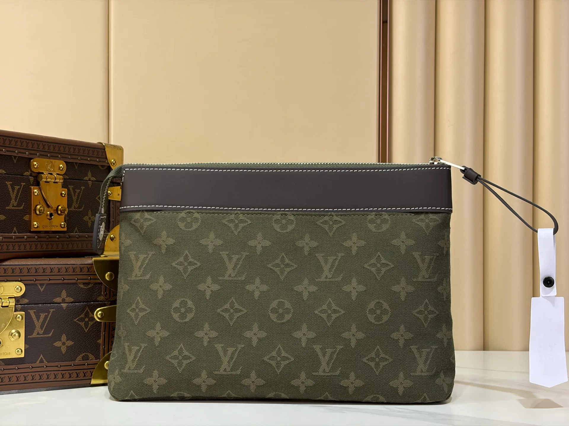 Клатчи Женские Louis Vuitton 18955835