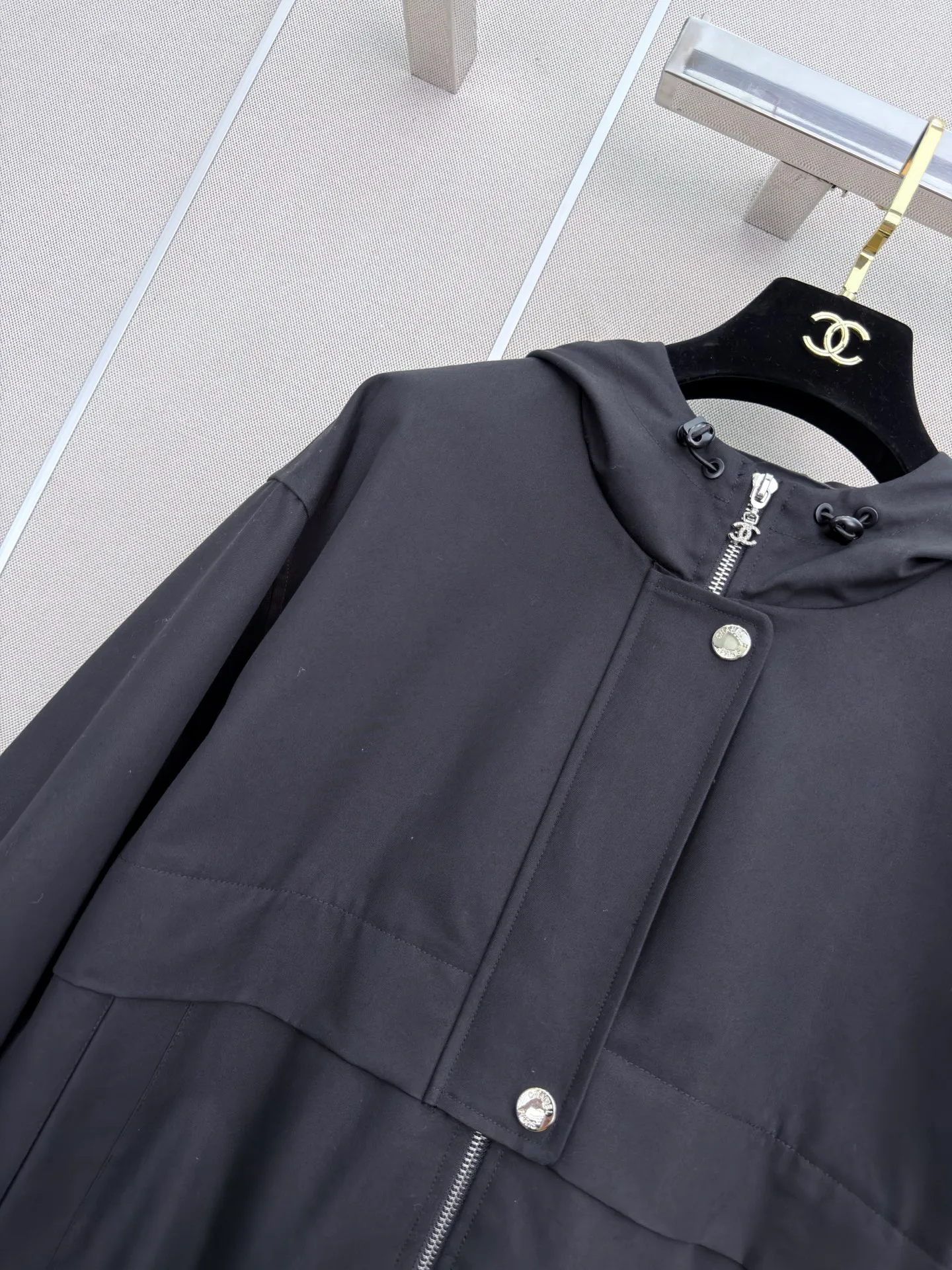 Куртки И Пуховики Женские Chanel 18599093