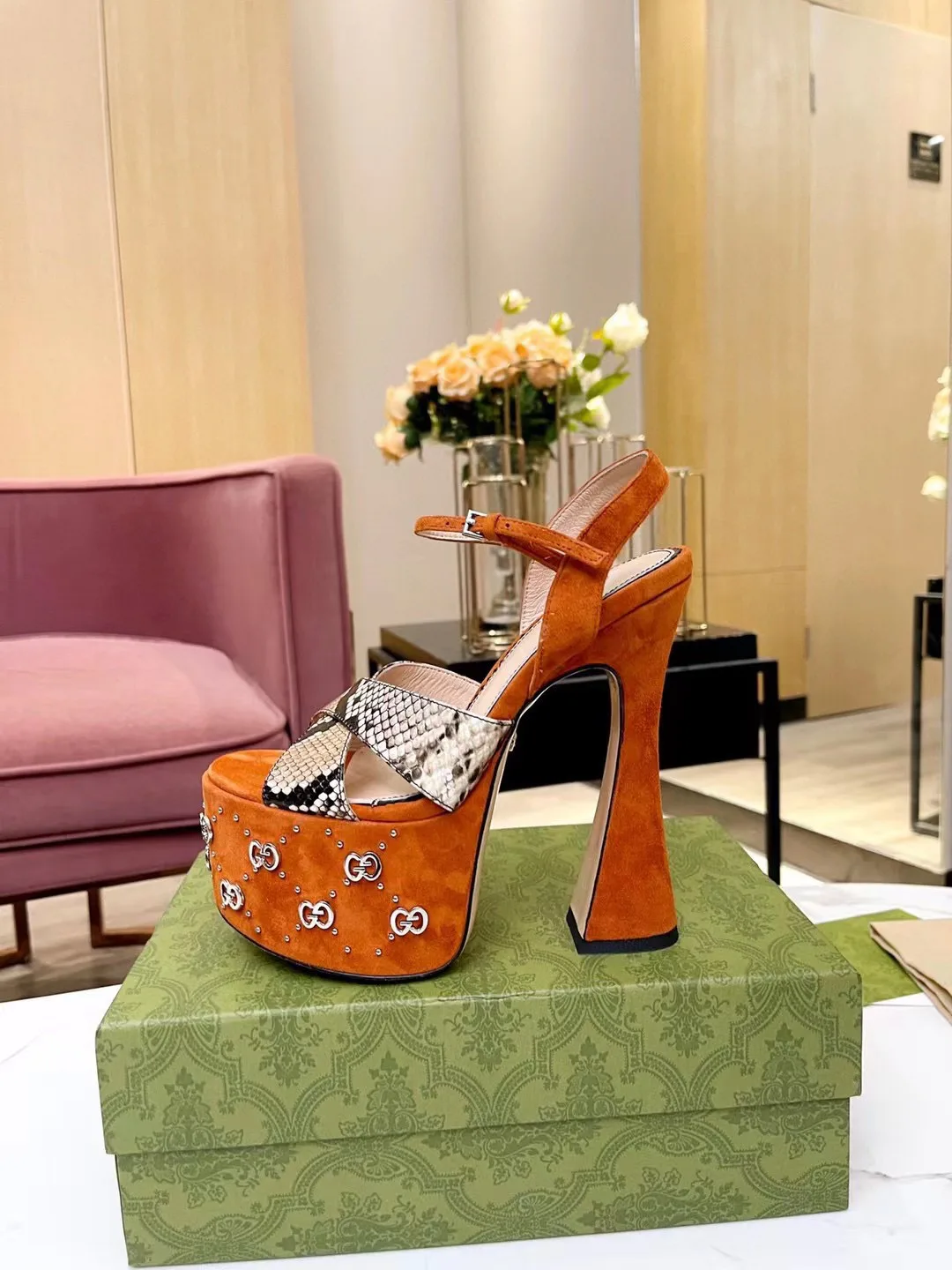 Босоножки Женские Gucci 18709065