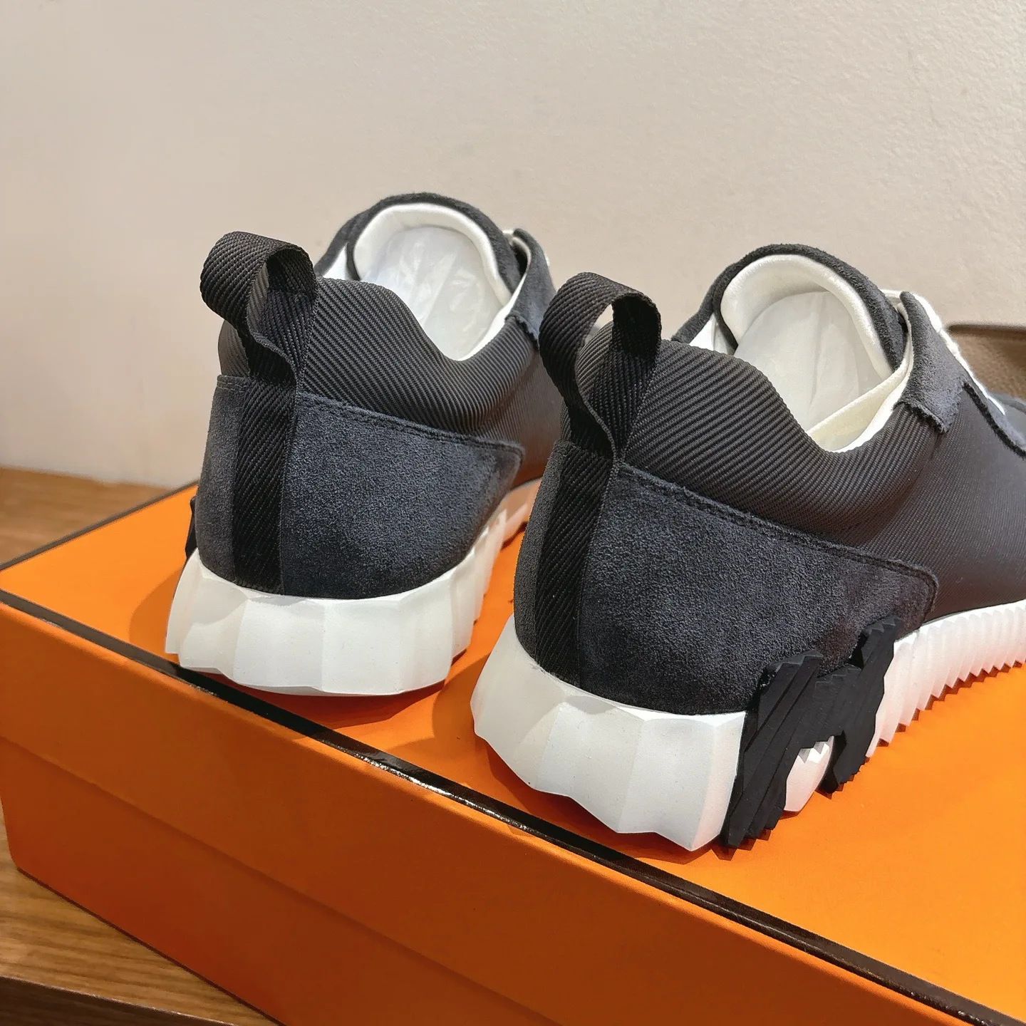 Кроссовки Женские Hermes 4214552