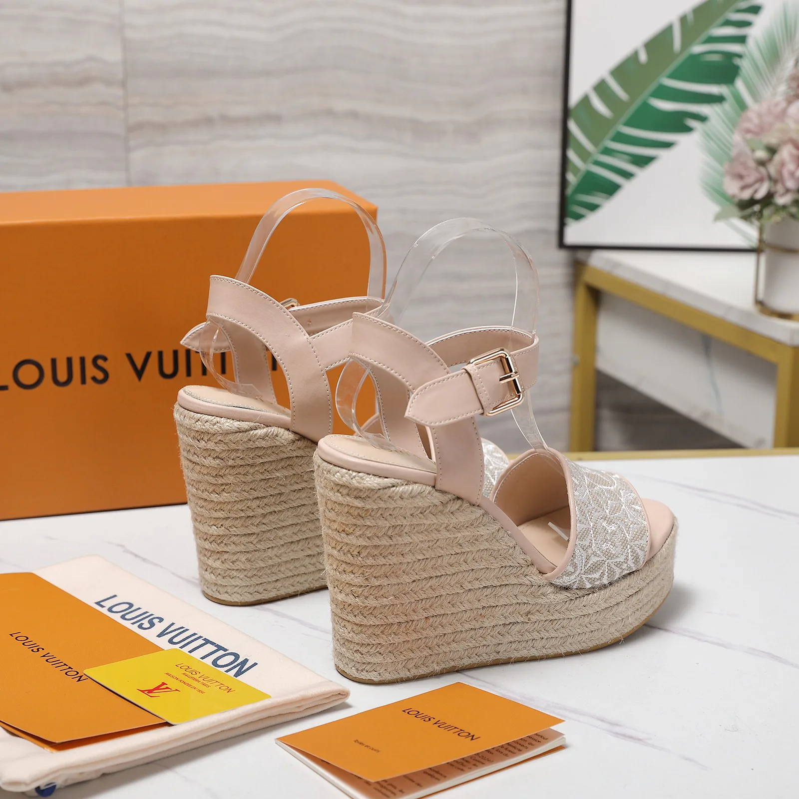 Босоножки Женские Louis Vuitton 1856175