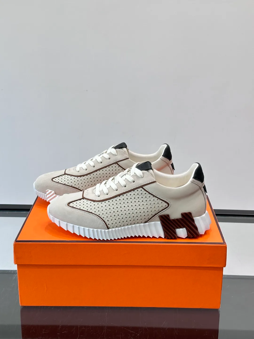 Кроссовки Женские Hermes 18118574