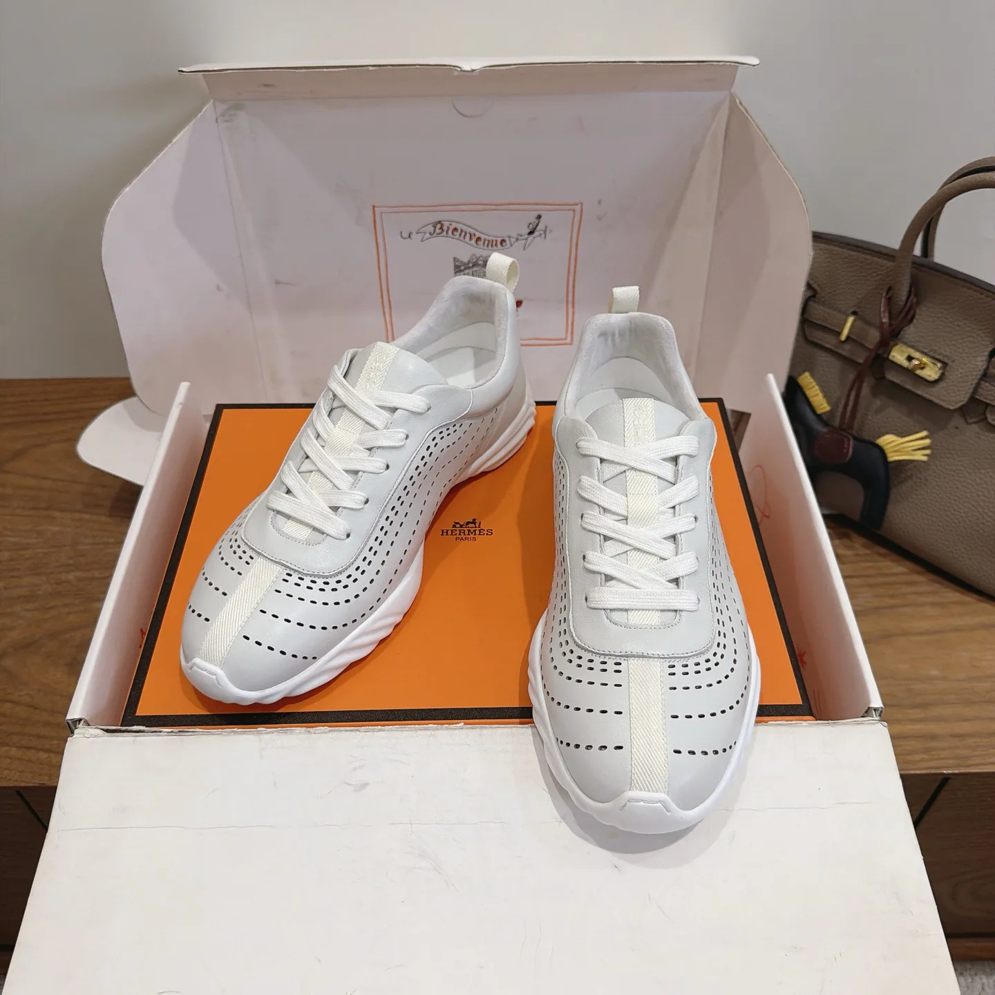Кроссовки Женские Hermes 18230943