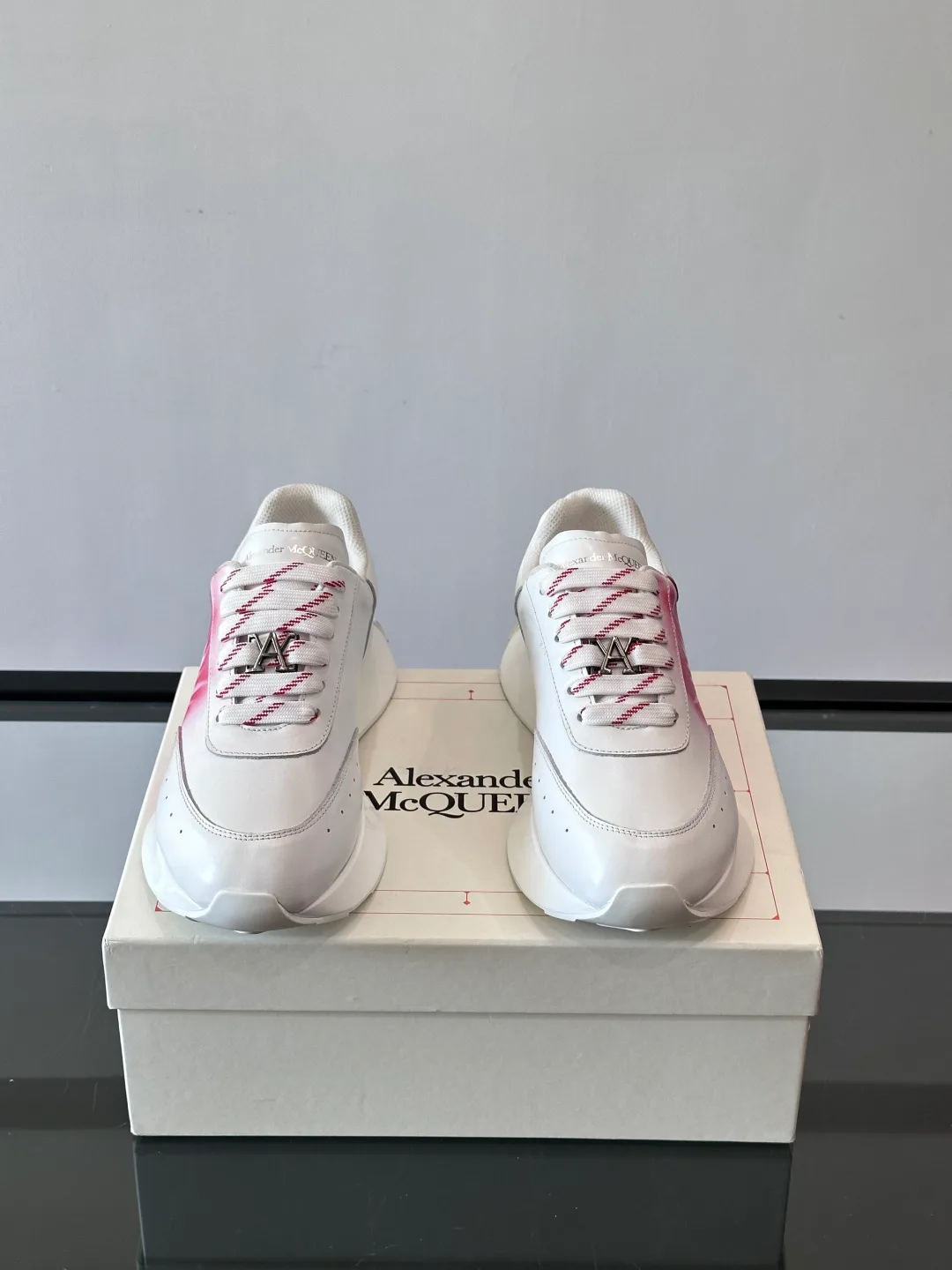 Кроссовки Женские Alexander Mcqueen 564579