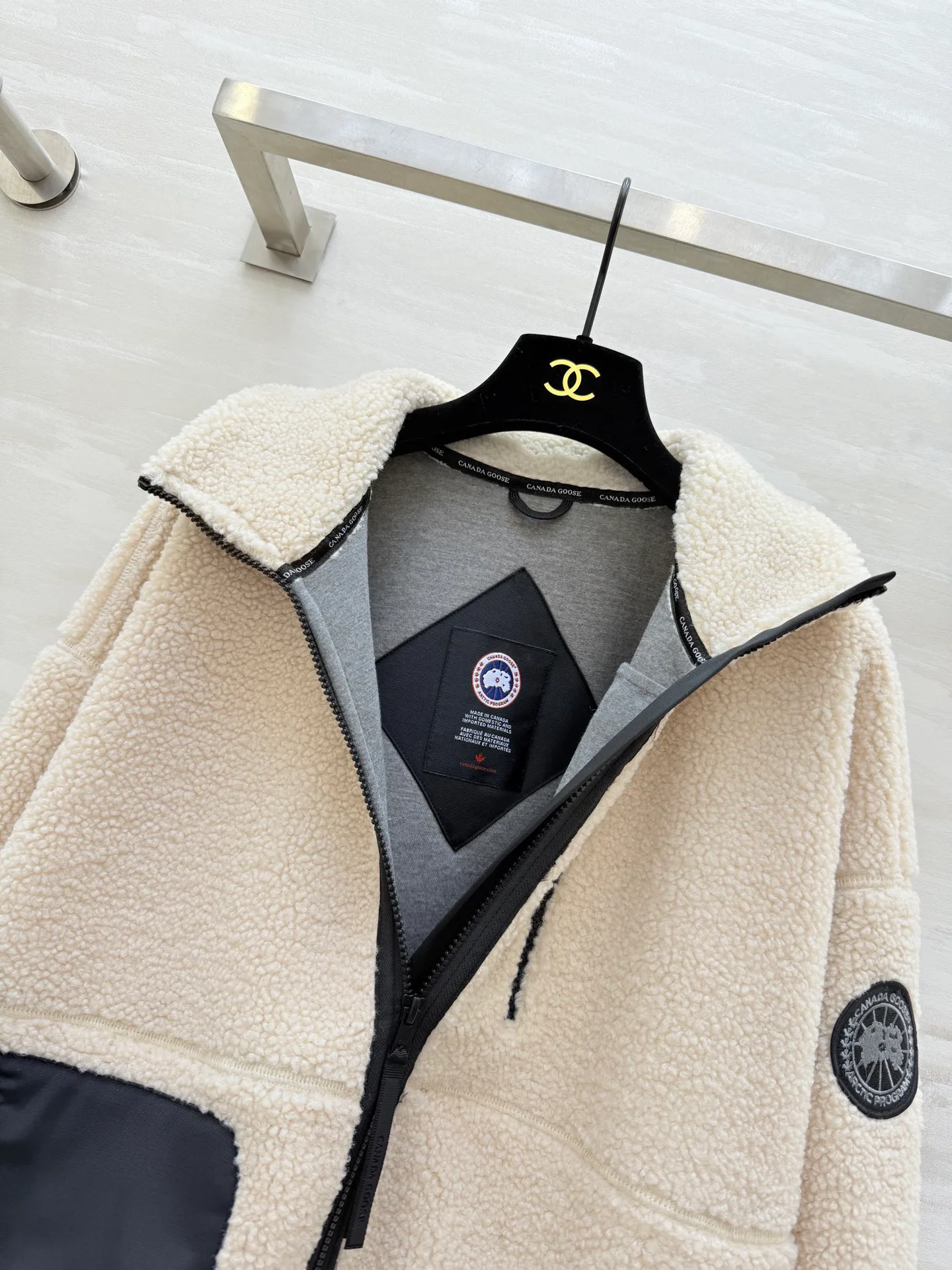 Куртки И Пуховики Женские Canada Goose 600350