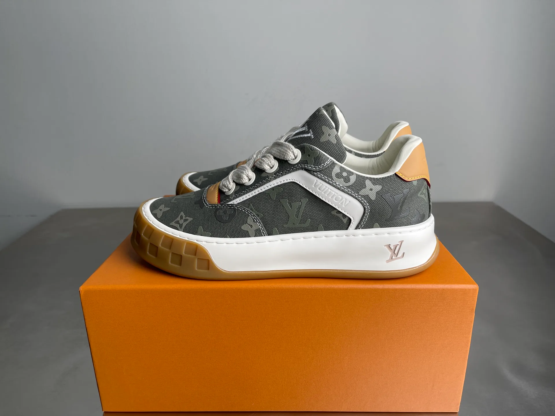 Кеды Мужские Louis Vuitton 12634398