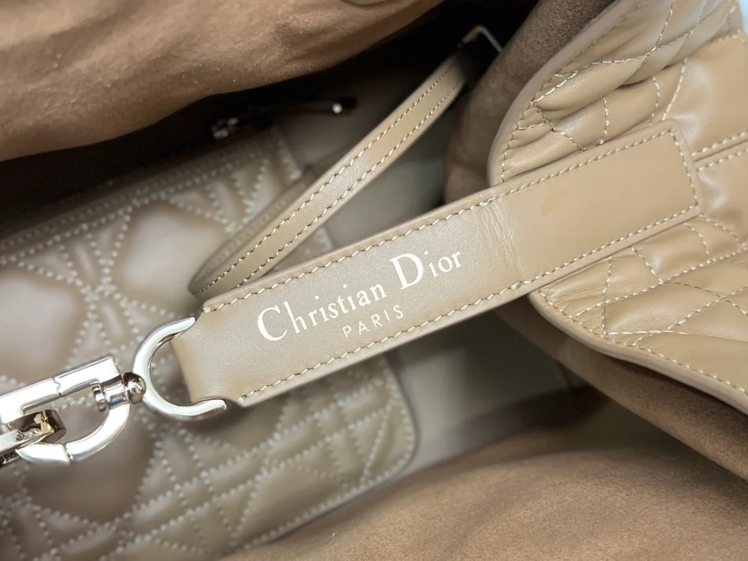 Классические Сумки Женские Christian Dior 11775942