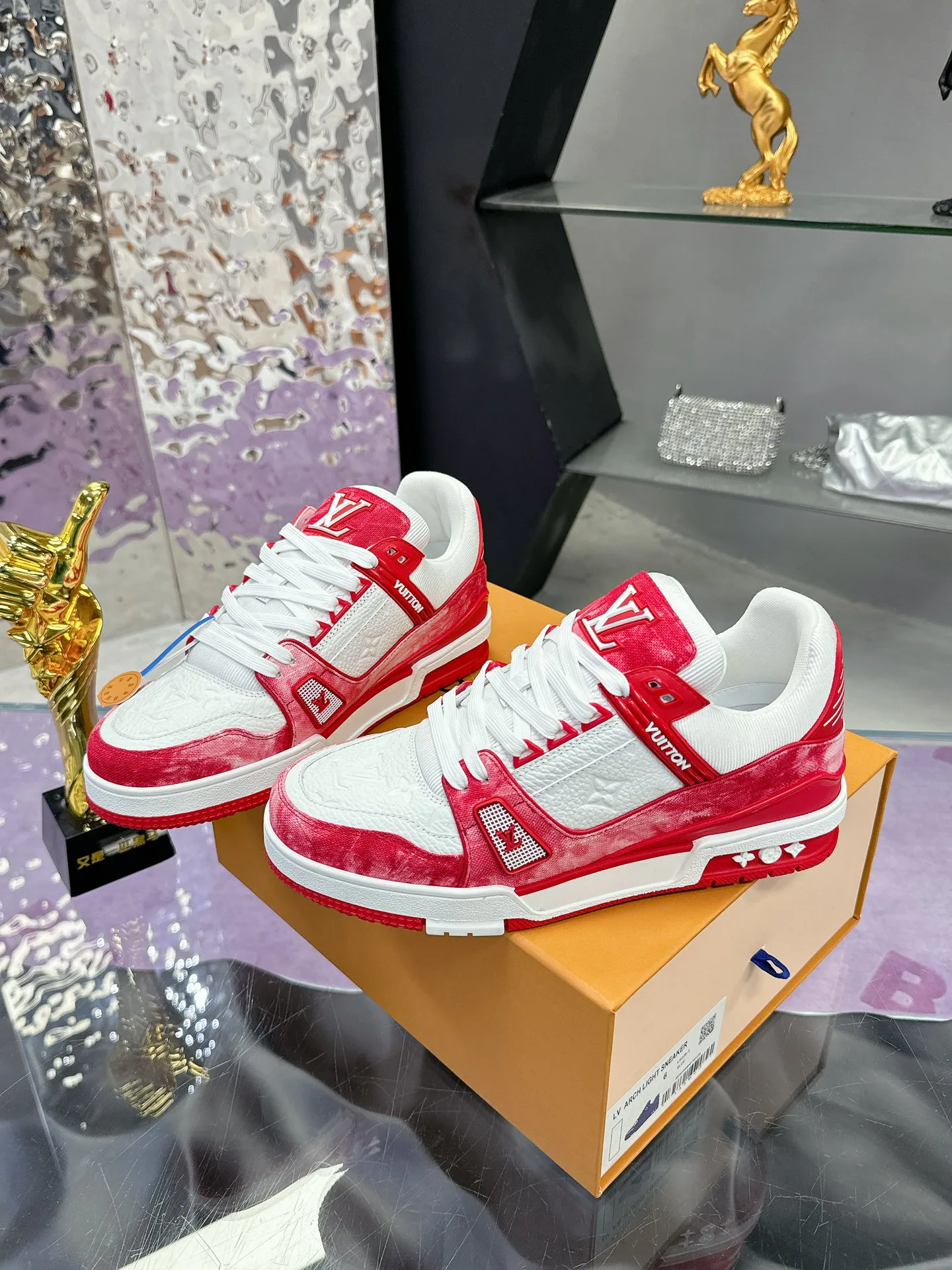 Кроссовки Женские Louis Vuitton 17530408