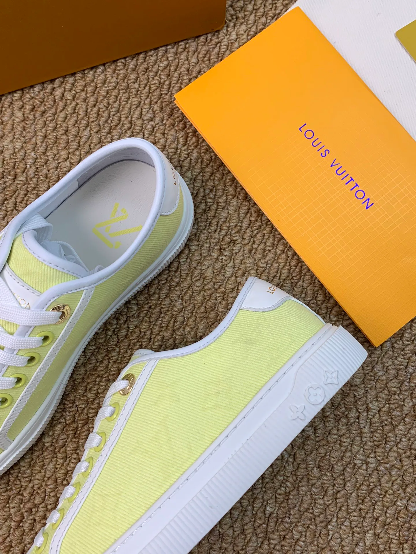 Кроссовки Женские Louis Vuitton 17545205