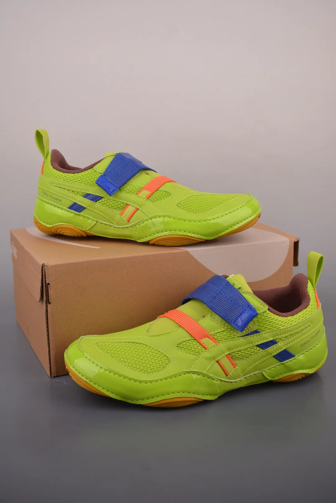 Кроссовки Женские Asics 18743885