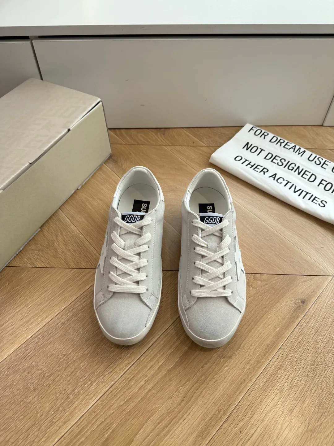 Кроссовки Женские Golden Goose 18801042