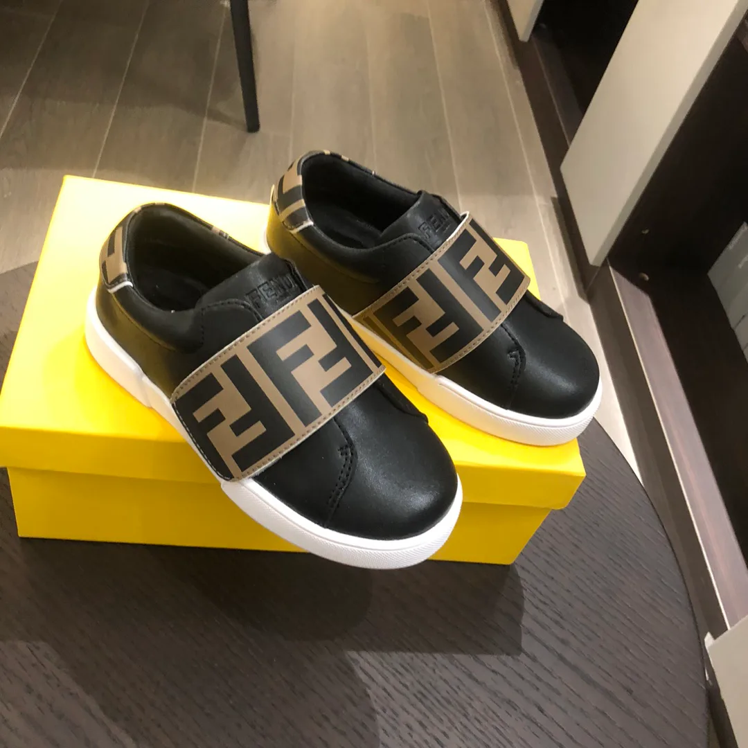 Кроссовки Женские Fendi 18591611
