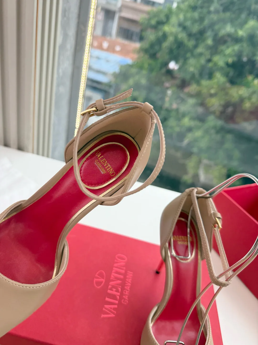 Босоножки Женские Valentino 18142673