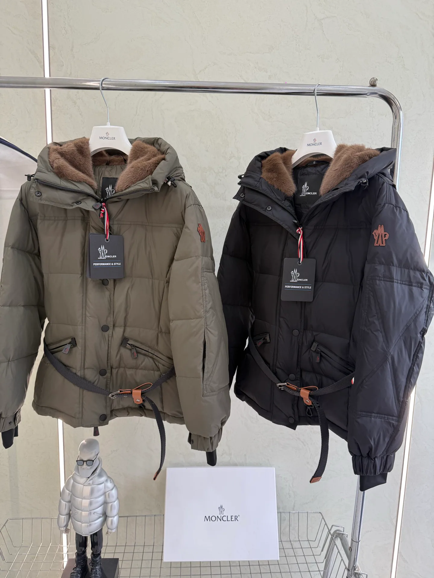 Куртки И Пуховики Женские Moncler 18043561