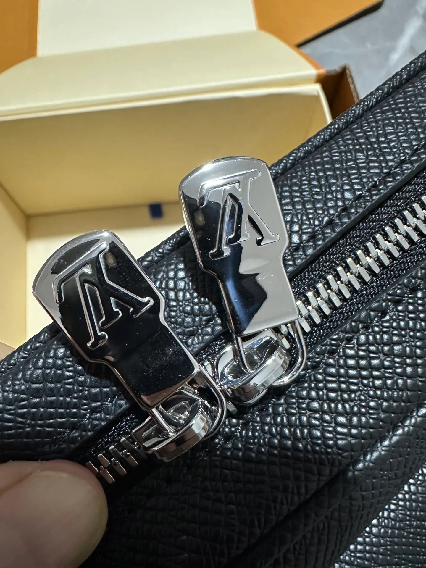Деловые Сумки Мужские Louis Vuitton 14397587